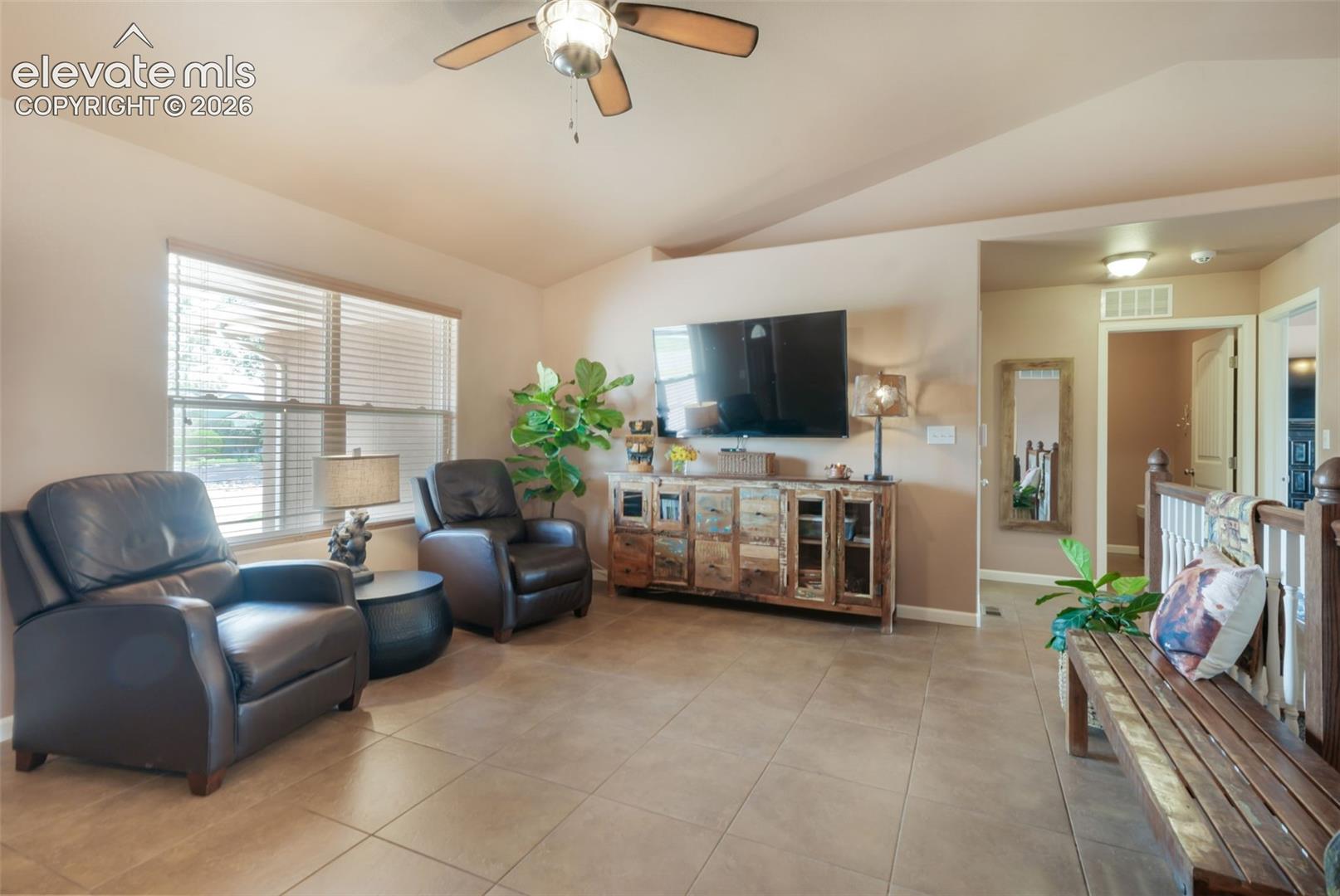 Listing photo 5 for 83 S Golfwood Drive