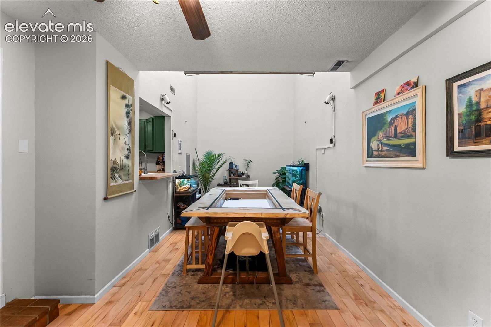 Listing photo 8 for 2013 Sussex Lane