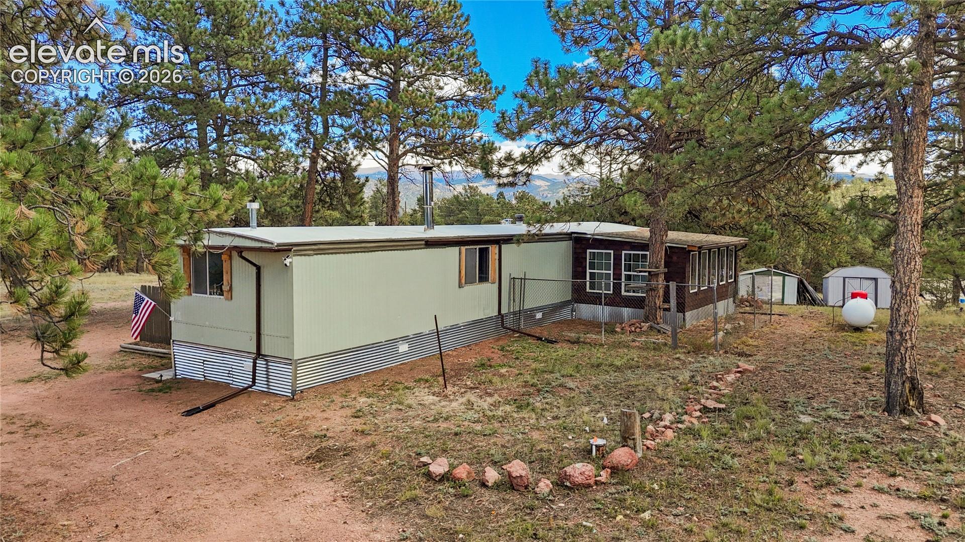 Listing photo 18 for 957 Arapahoe Drive