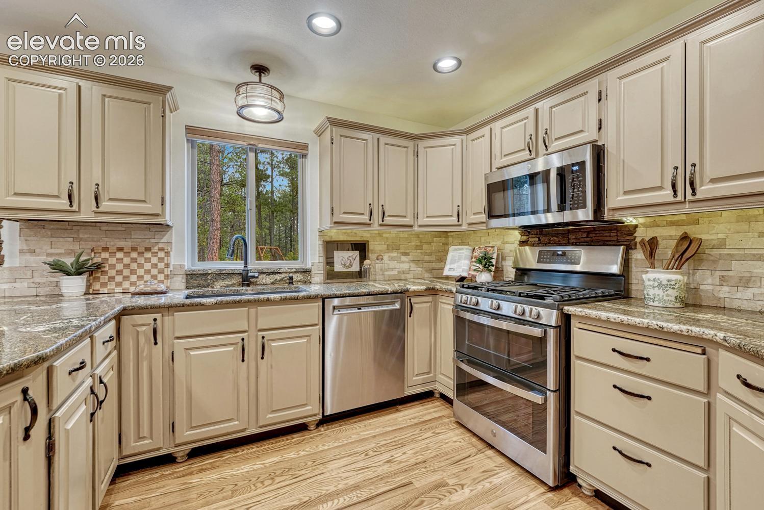 Listing photo 11 for 19635 W Top O The Moor Drive