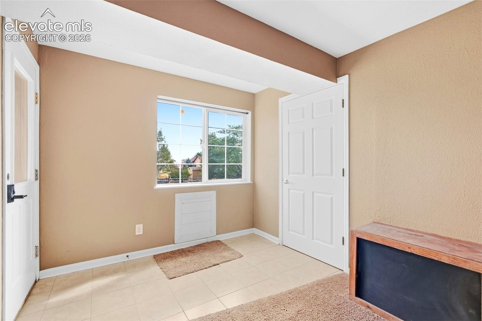 Listing photo 22 for 8931 Oakmont Road