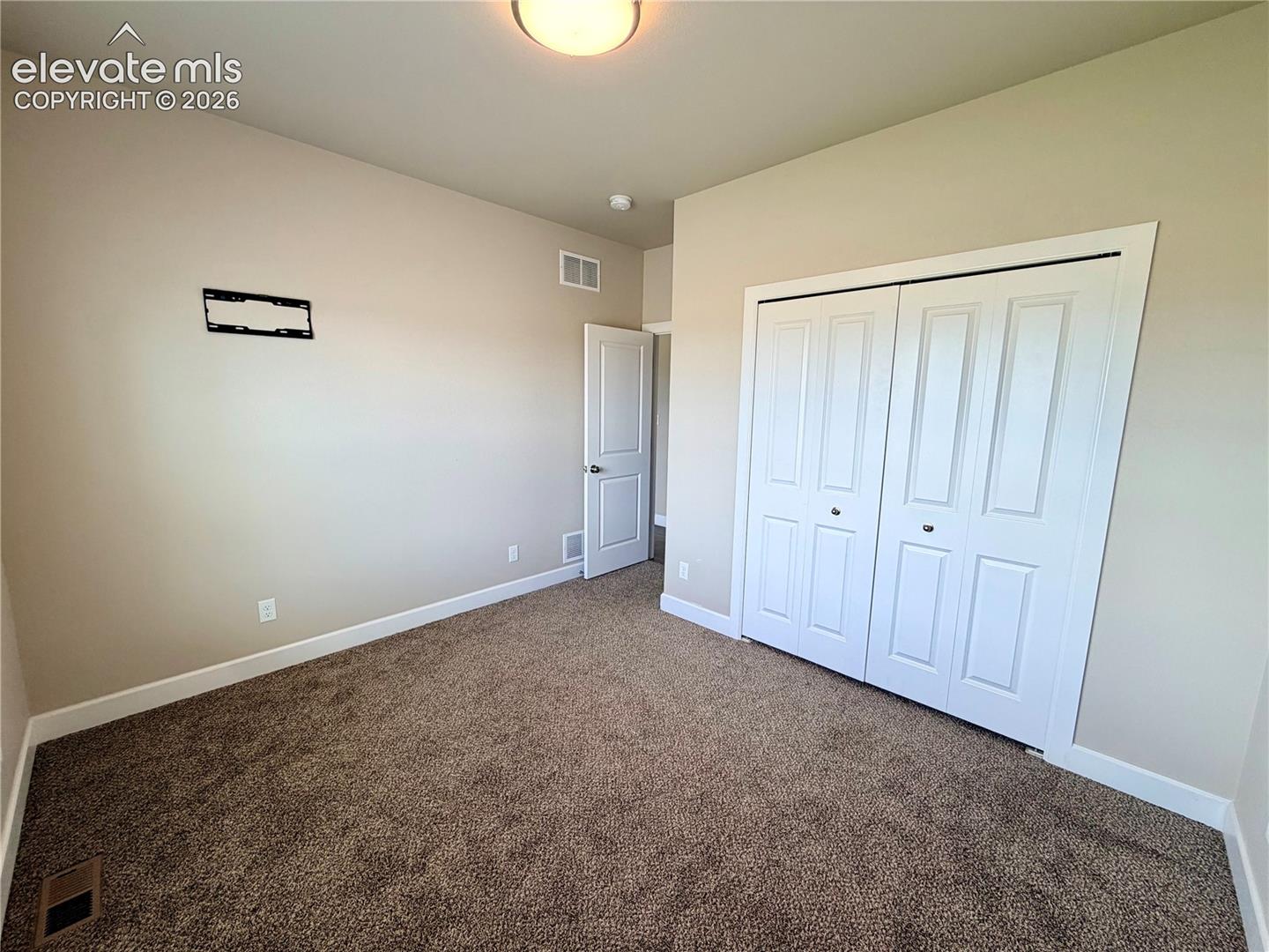 Listing photo 27 for 698 W McCulloch Boulevard