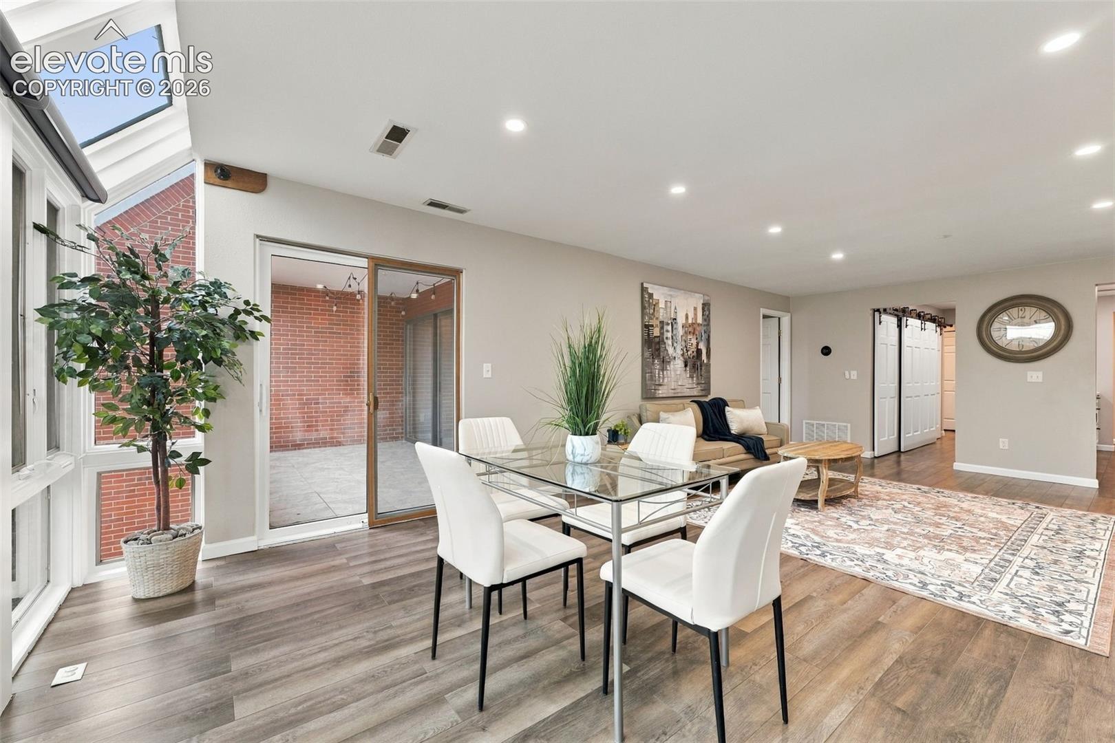 Listing photo 12 for 41 W Boulder Street