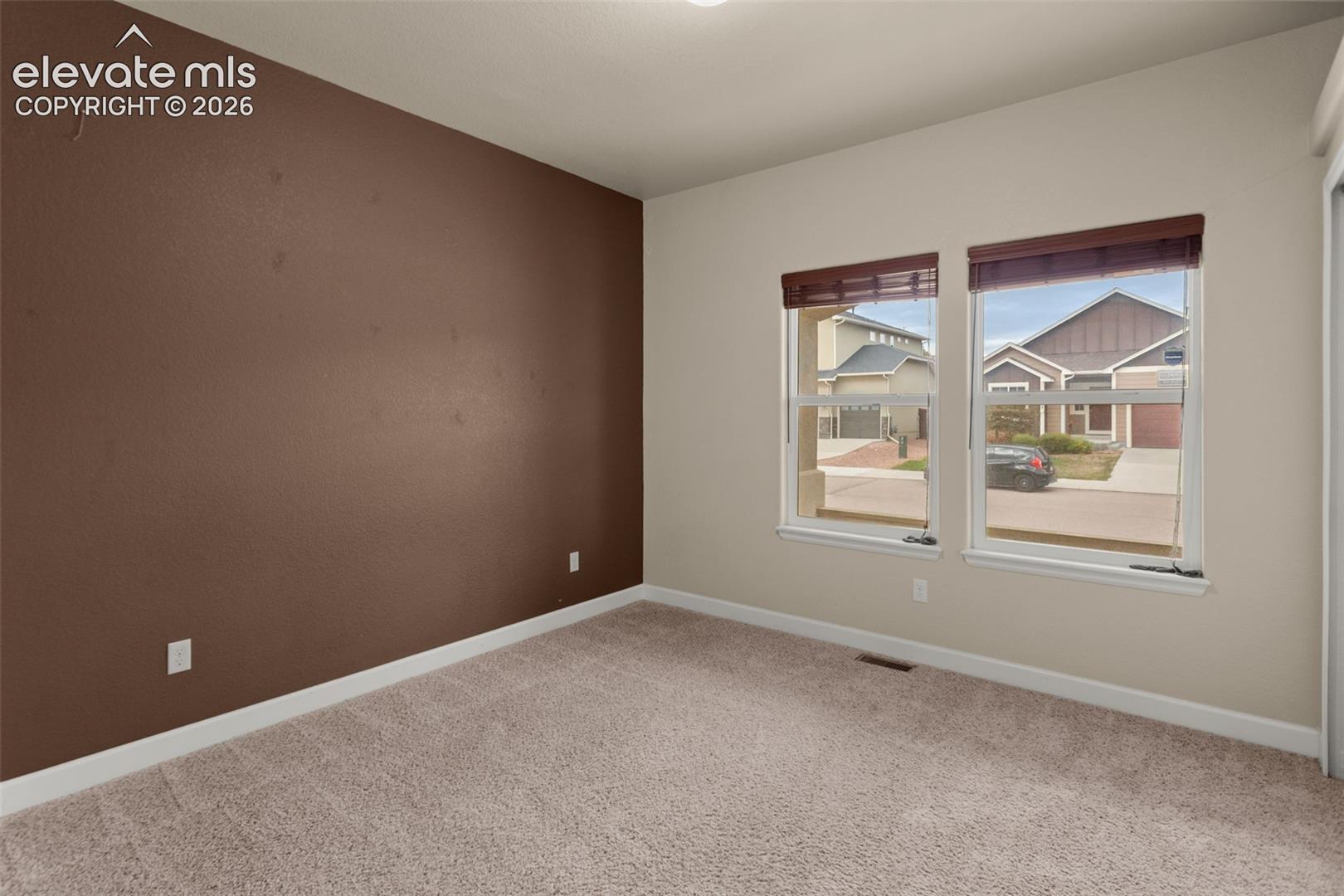 Listing photo 15 for 7551 Dutch Loop