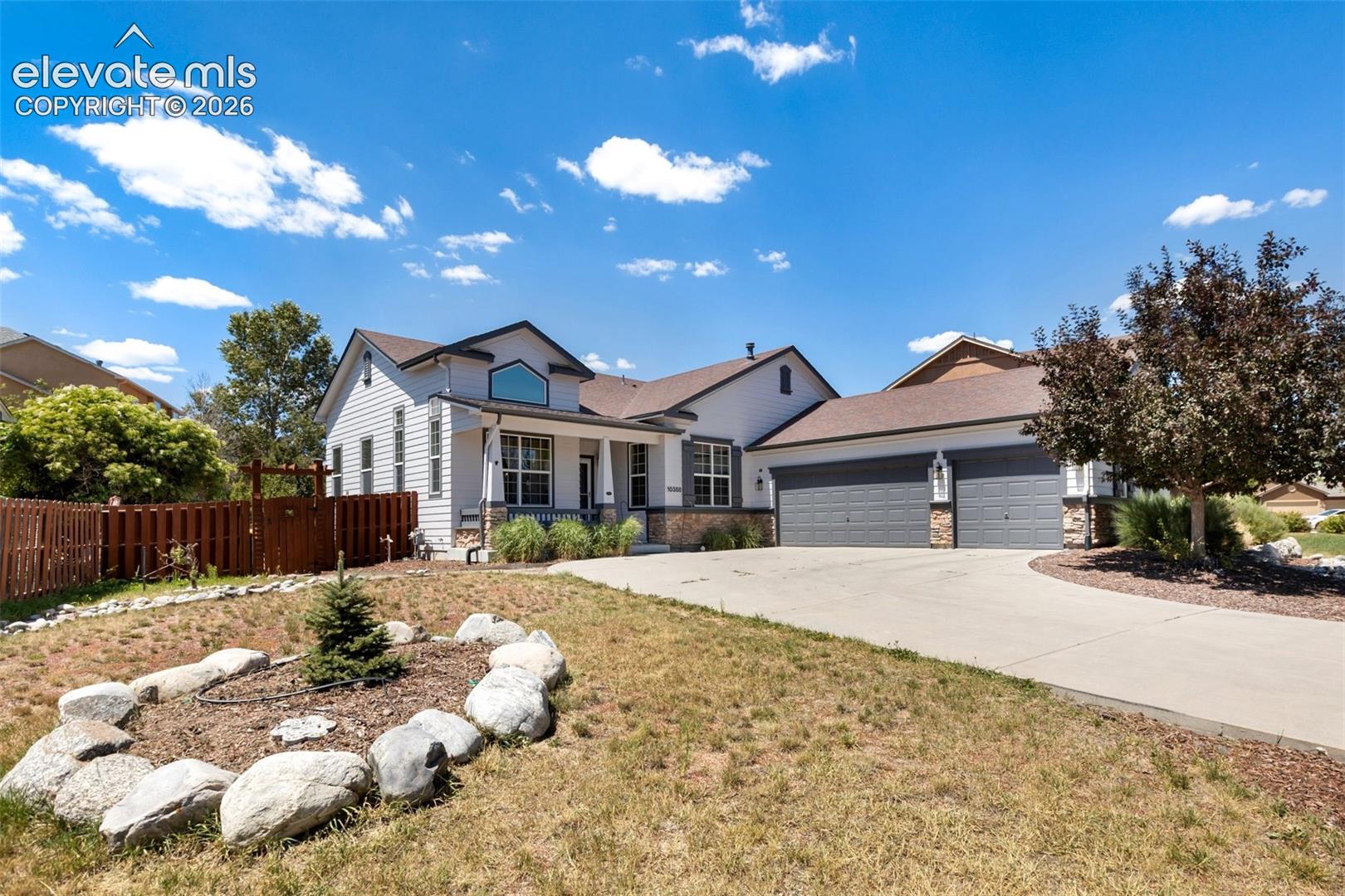 Listing photo 8 for 10388 Mt. Wilson Place