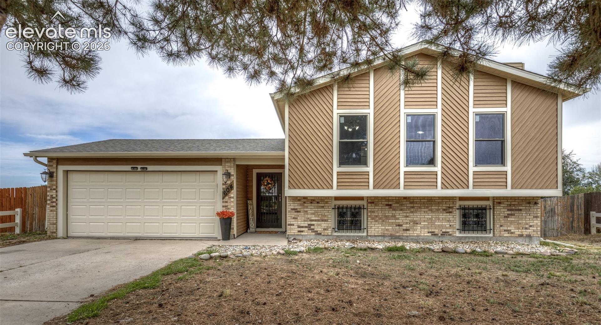 604 Fountain Mesa Road — listing photo