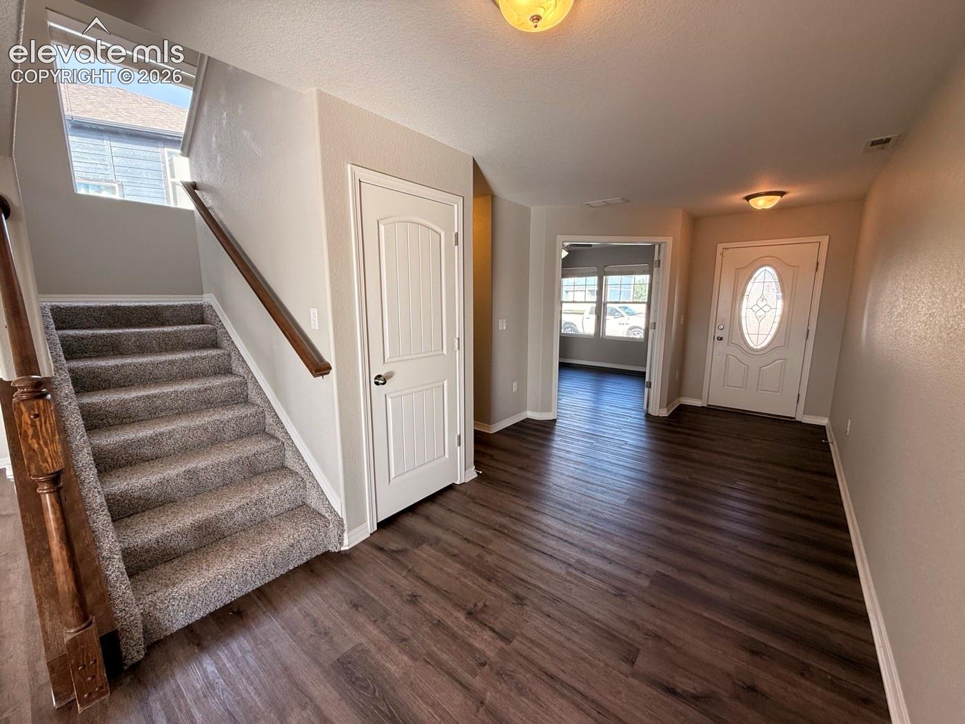 Listing photo 9 for 7227 Trione Lane