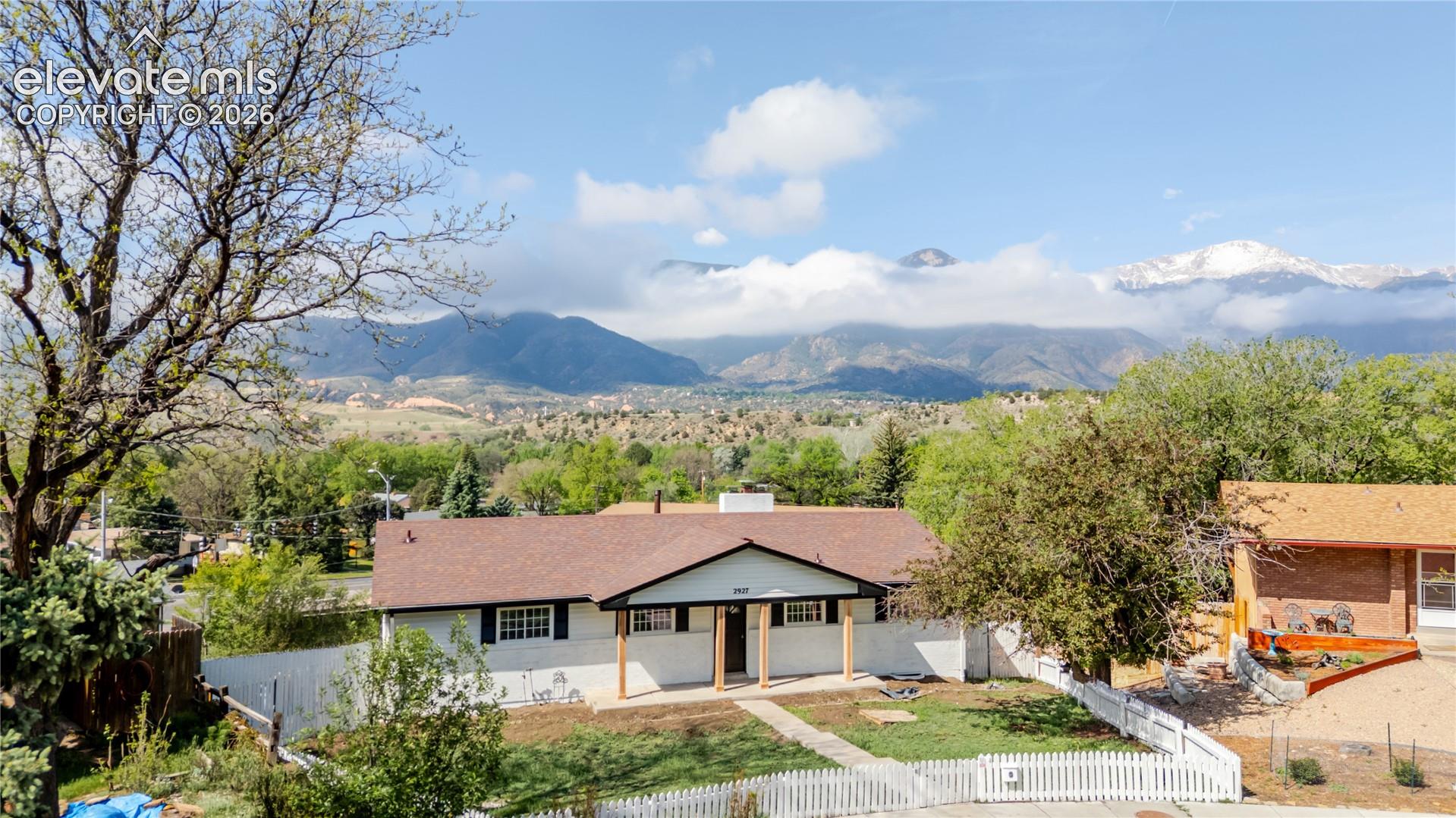 2927 Garden Hill Drive, photo 3
