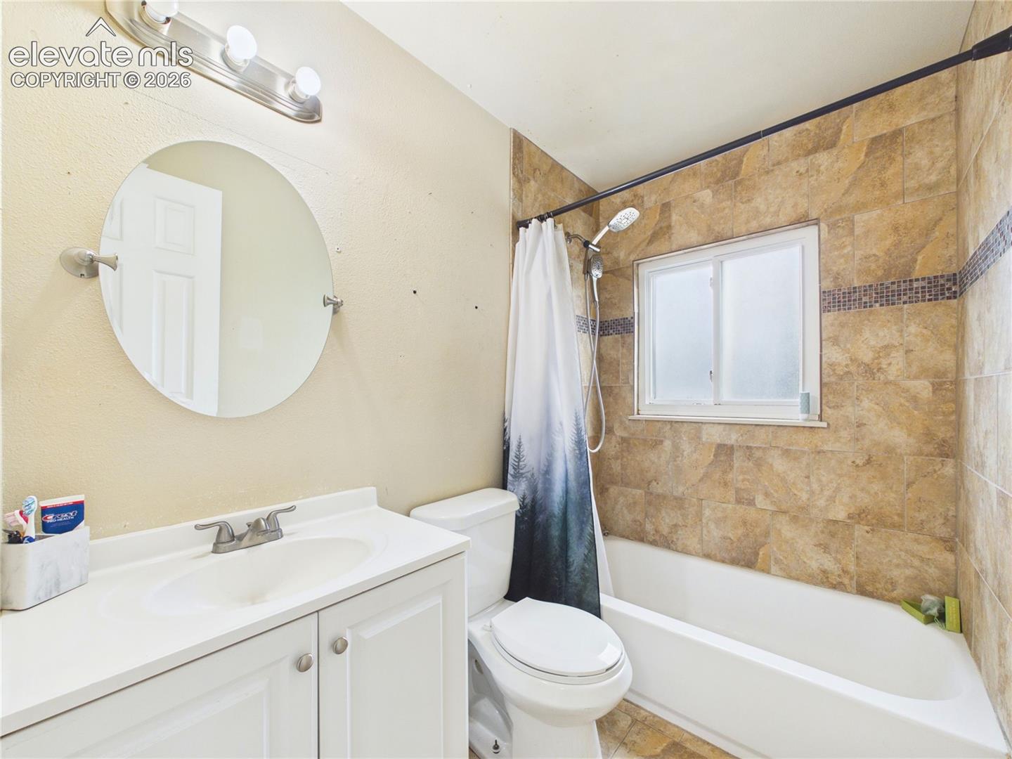 Listing photo 15 for 1945 Mineola Street