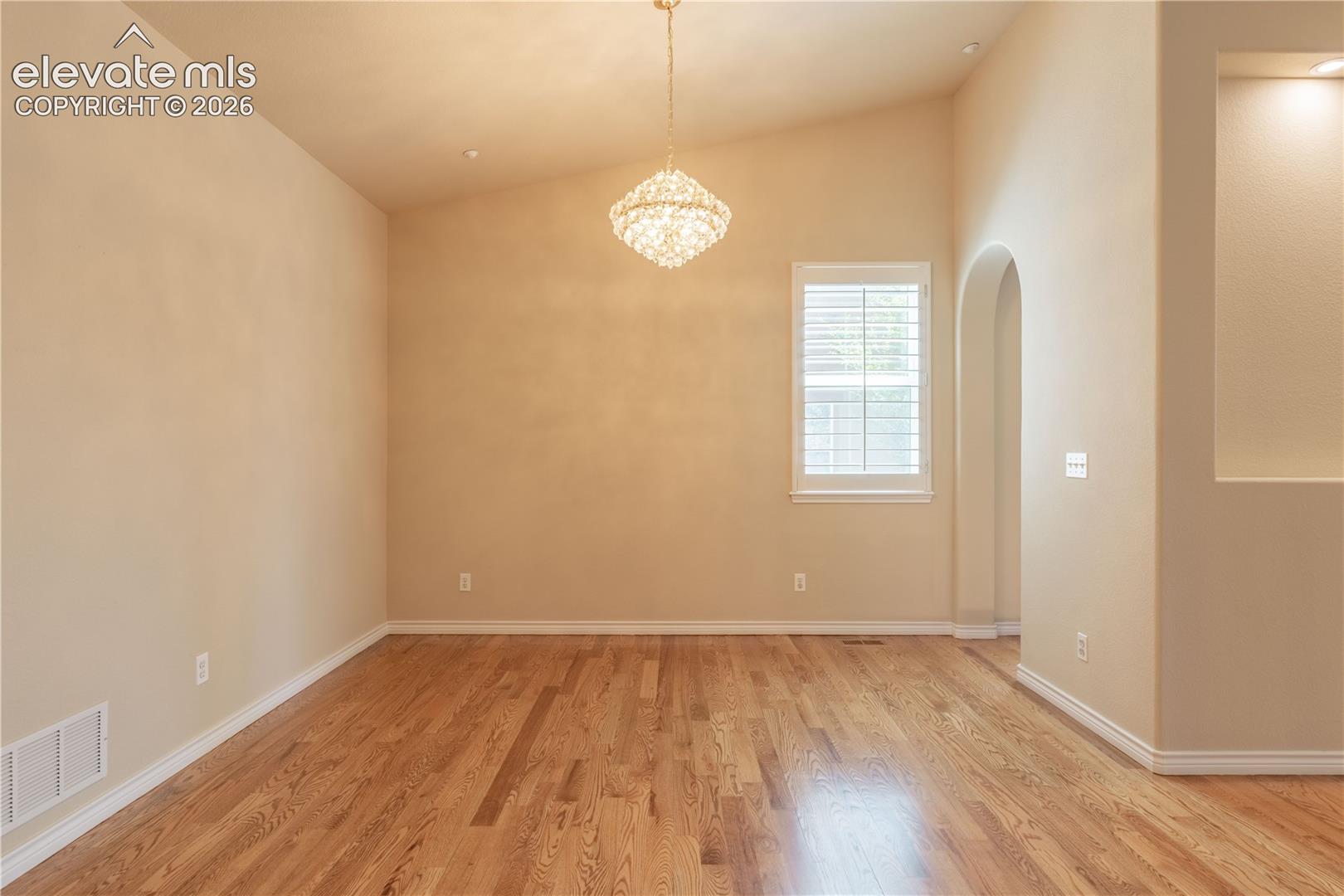 Listing photo 14 for 5011 Vermillion Court