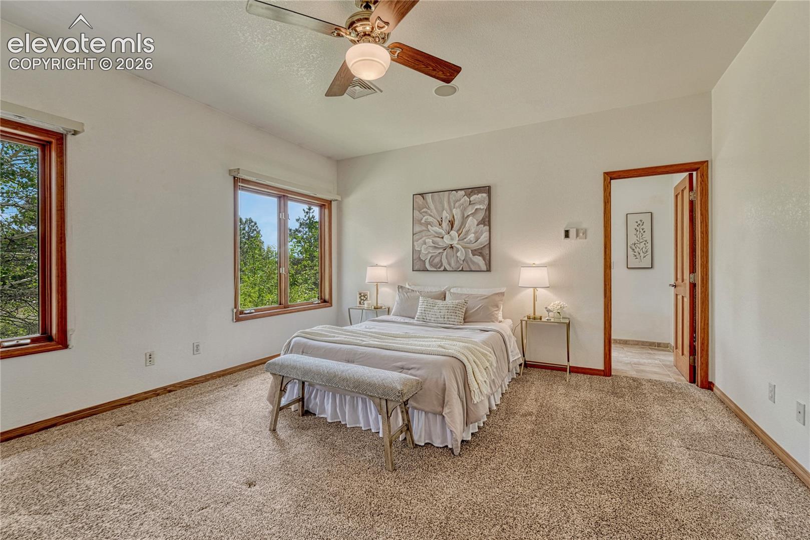 Listing photo 5 for 19435 Sherwood Trail
