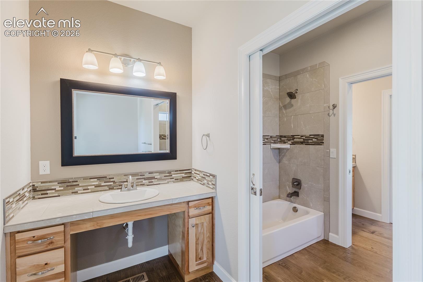 Listing photo 28 for 407 Silvermoon Heights