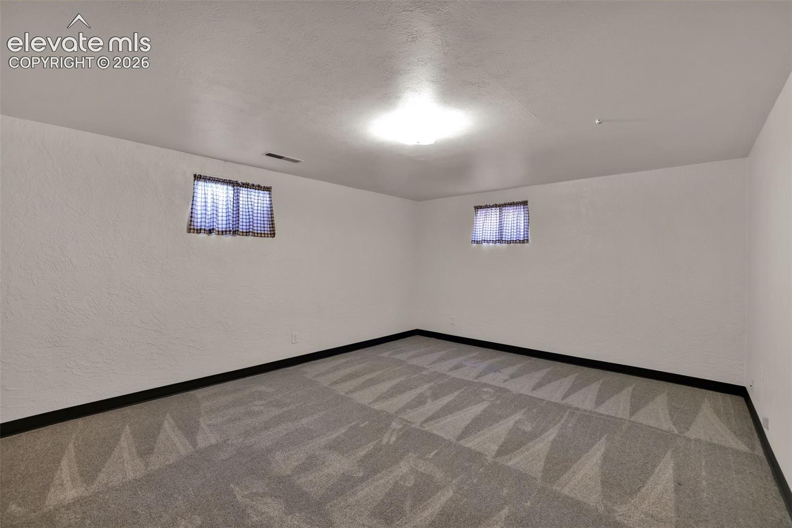 Listing photo 26 for 223 Crystal Hills Boulevard