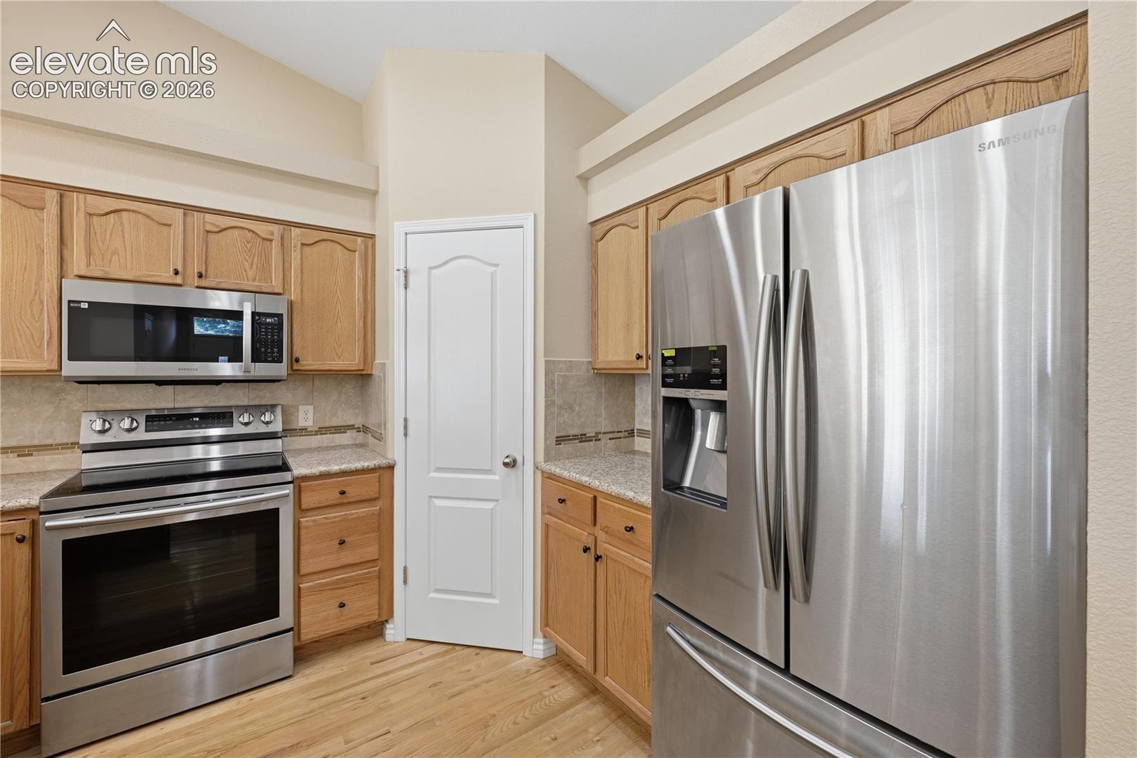 Listing photo 10 for 6639 Range Overlook Heights