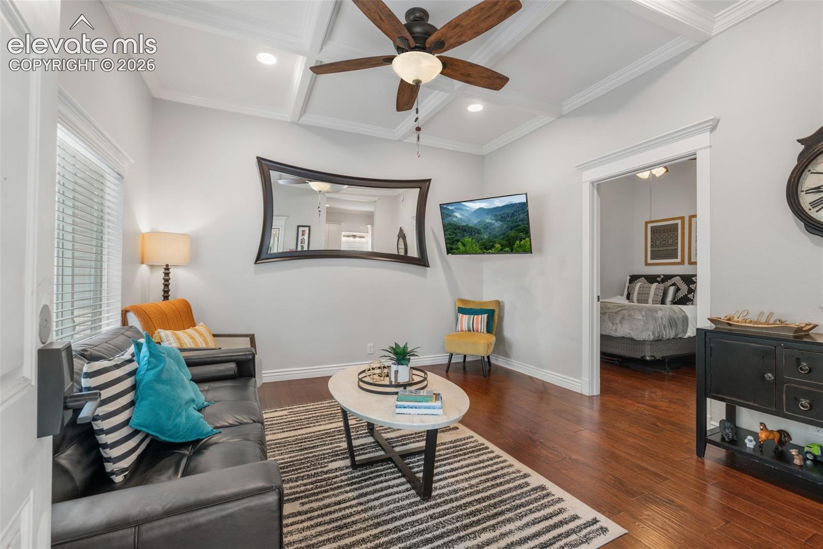 Listing photo 6 for 2130 W Kiowa Street