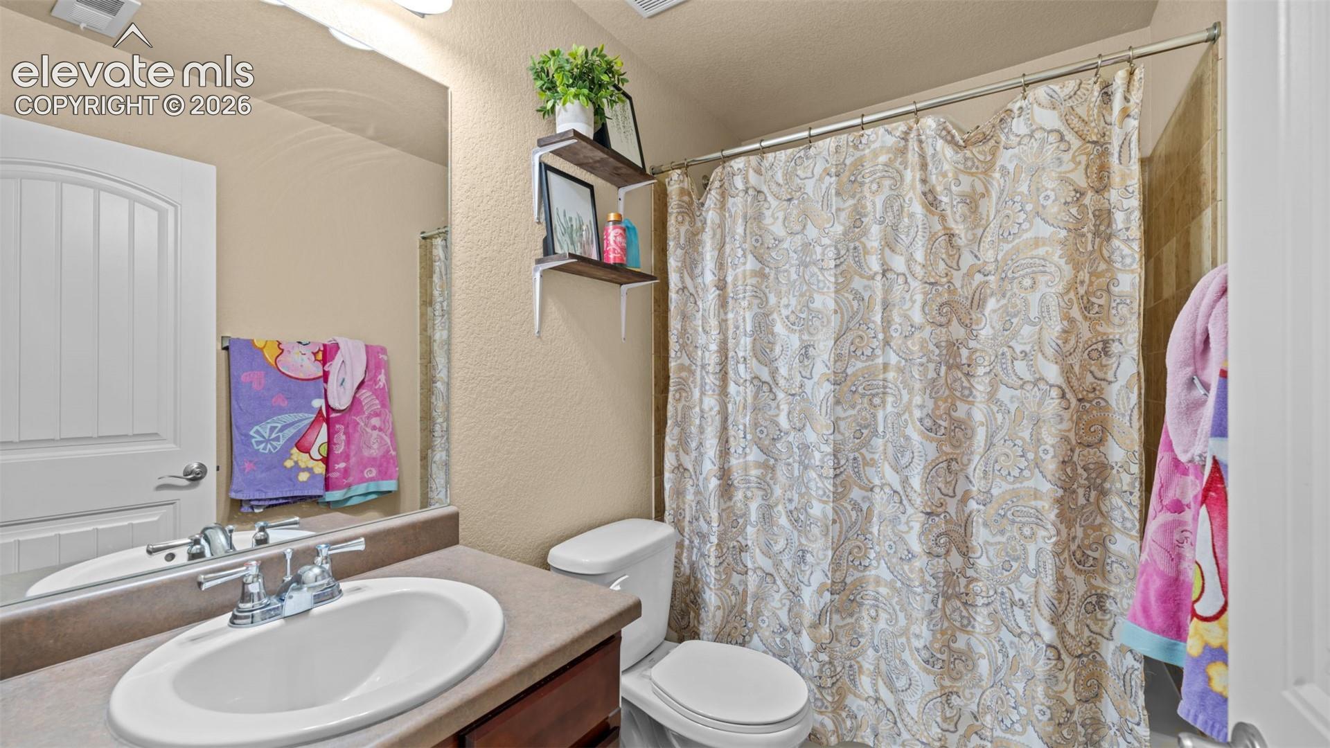 Listing photo 25 for 7822 Wythe Drive