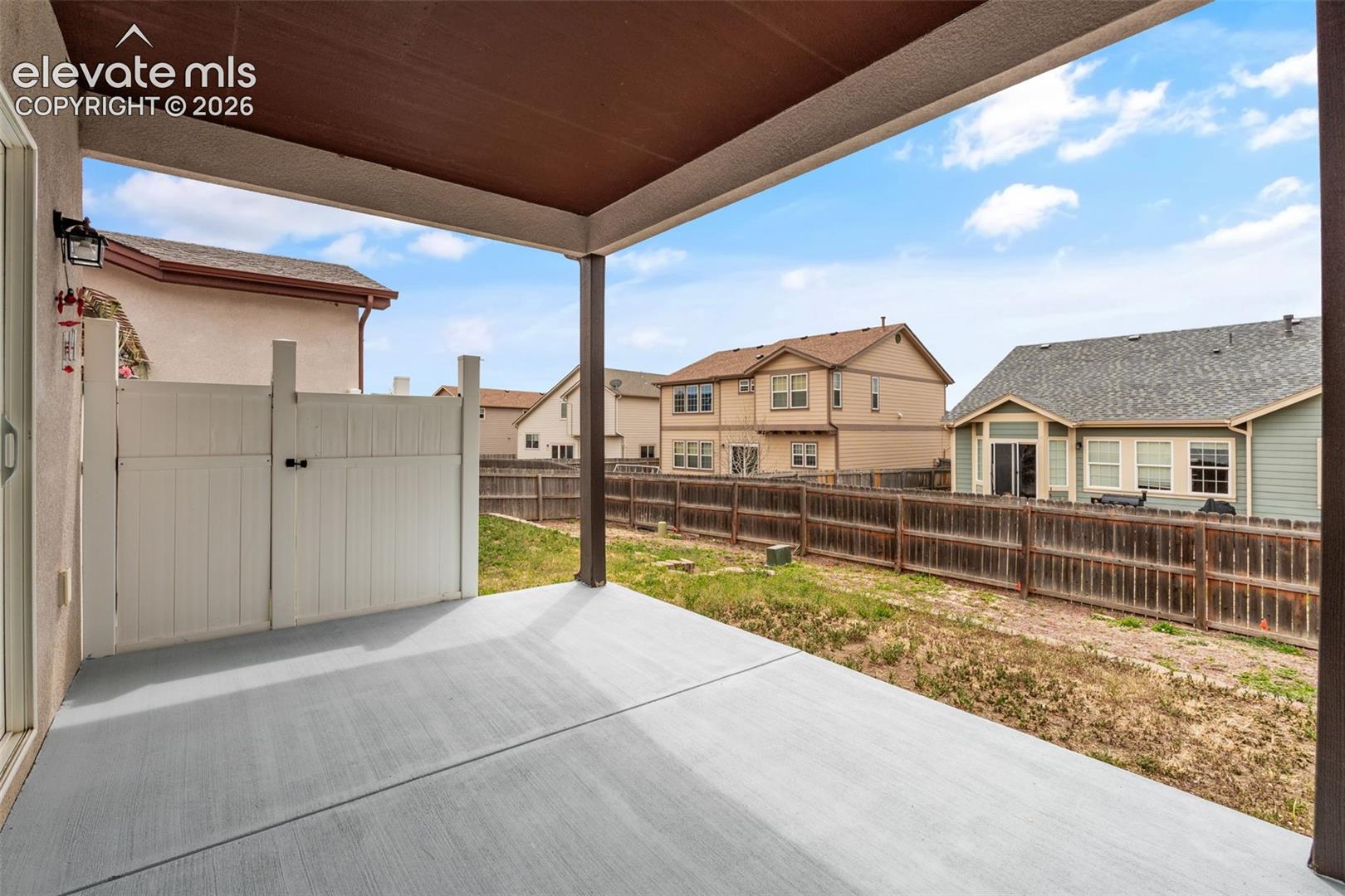 Listing photo 14 for 10832 Darneal Drive