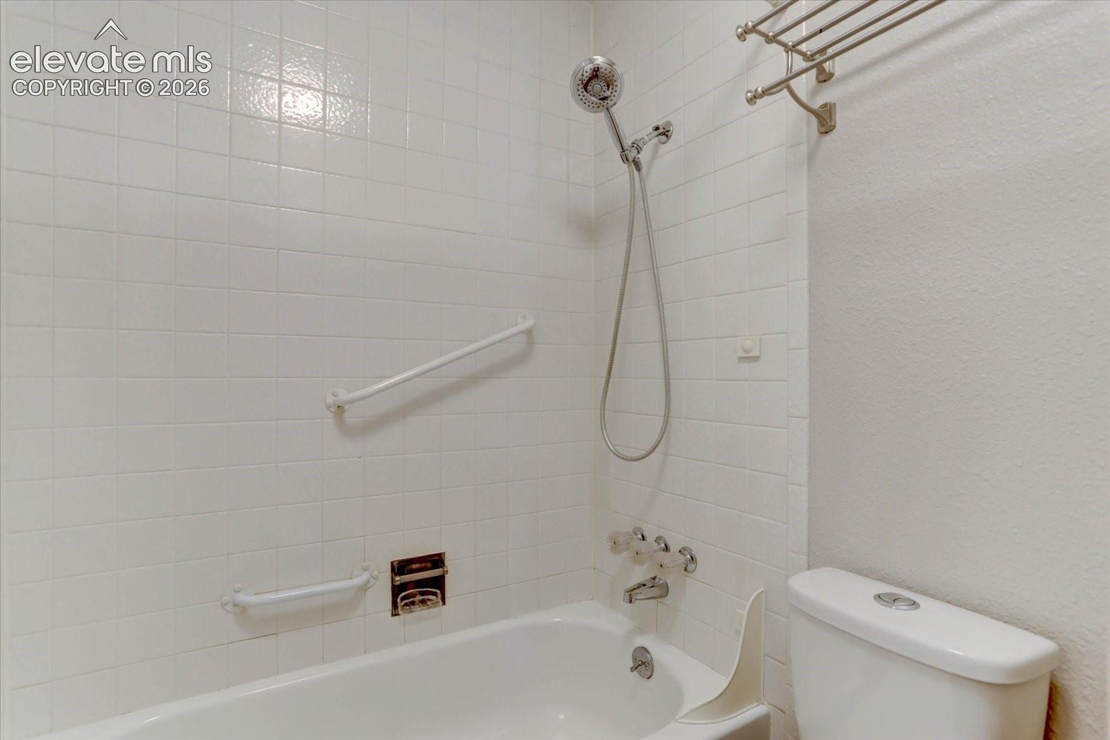 Listing photo 24 for 3330 Templeton Gap Road 55