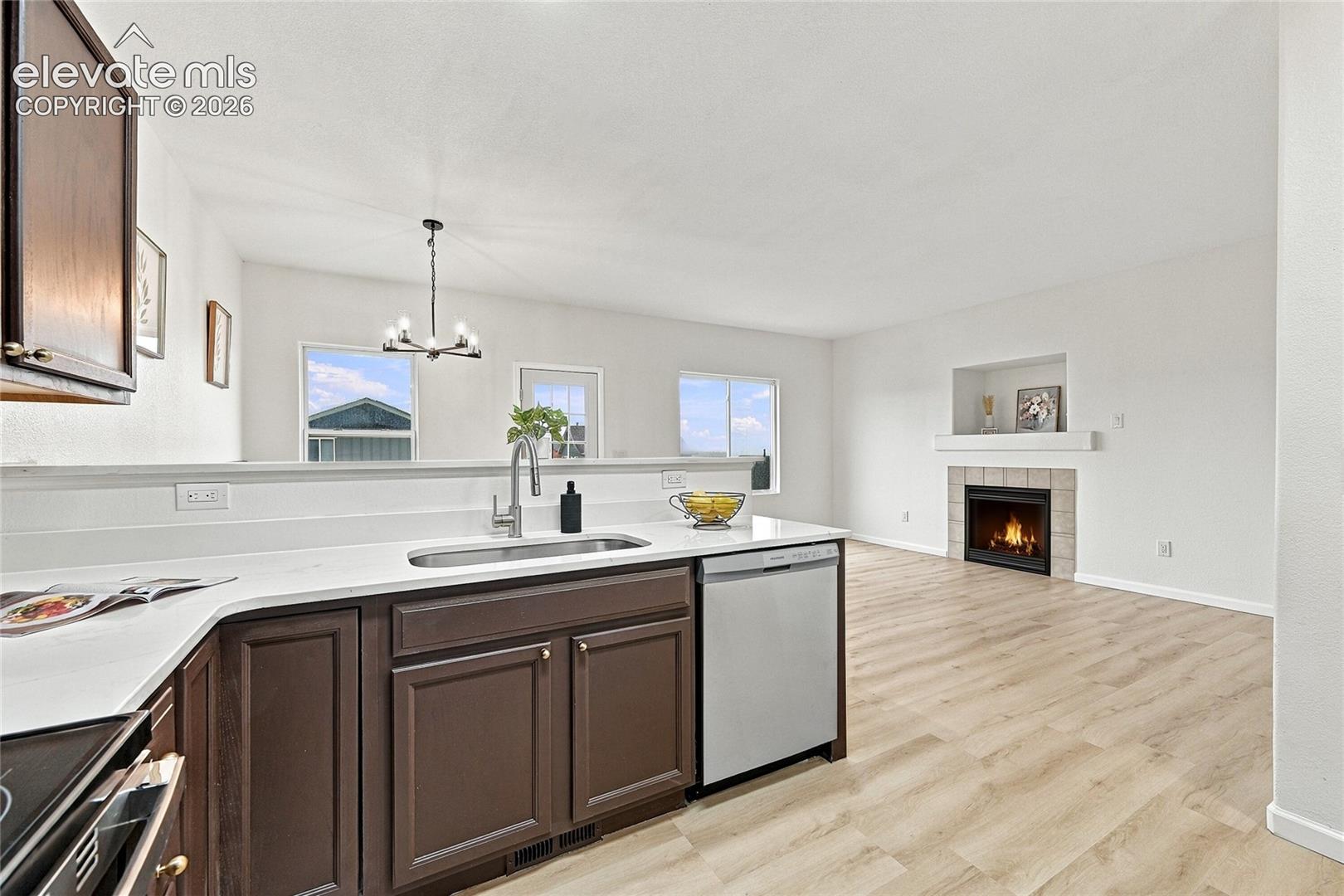 Listing photo 10 for 1921 Flintshire Street