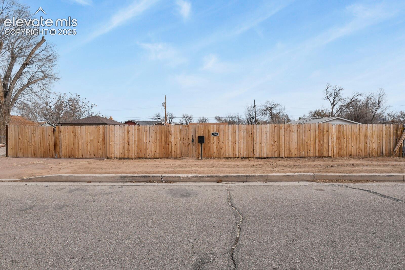 Listing photo 24 for 1640 Jackson Street
