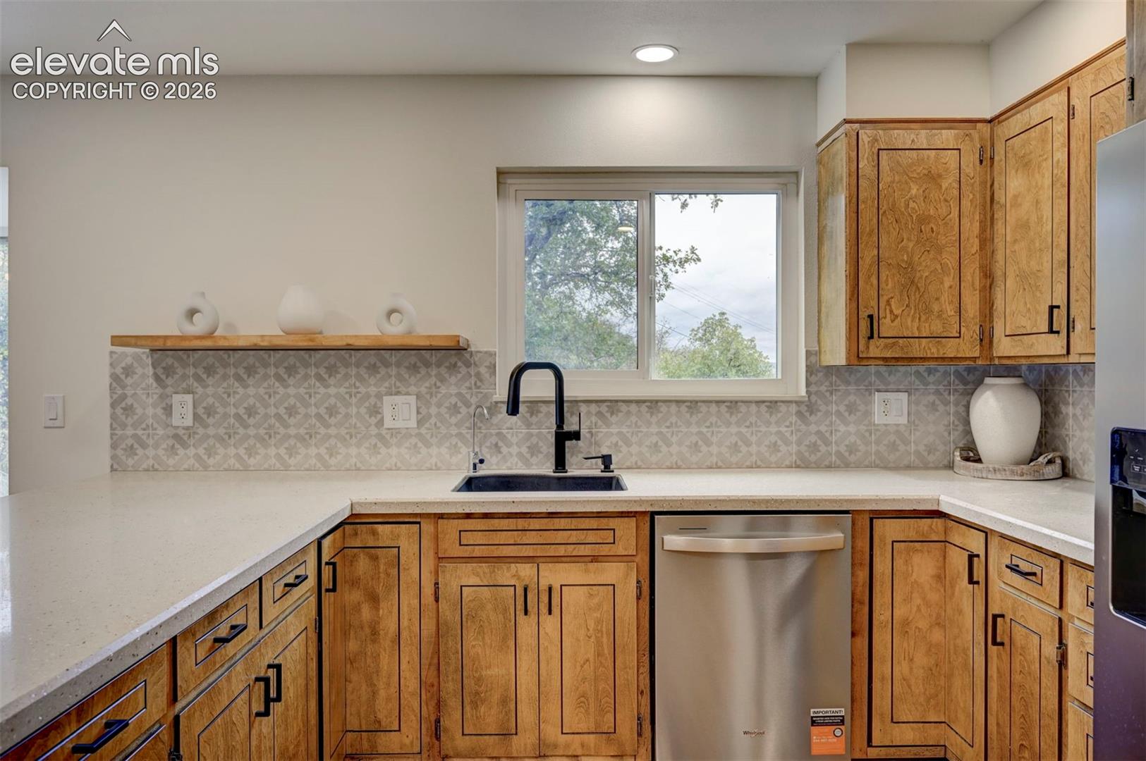 Listing photo 17 for 1018 Zodiac Drive