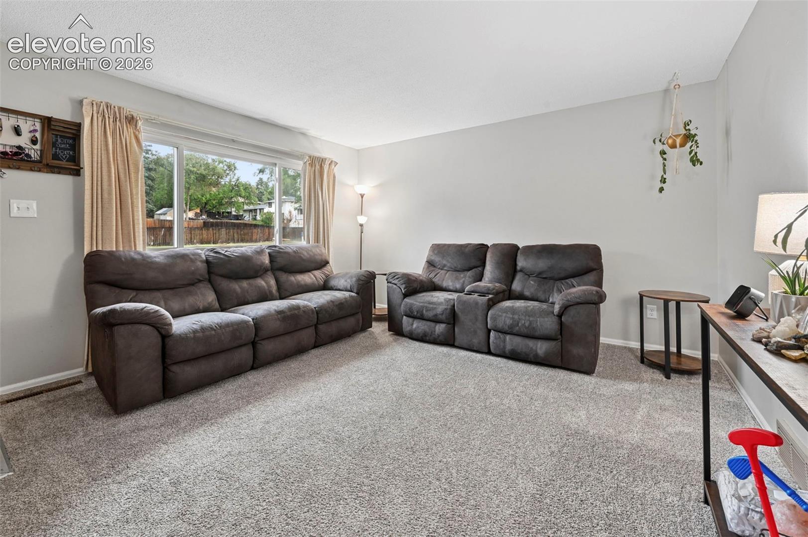 Listing photo 5 for 4615 Palmer Park Boulevard