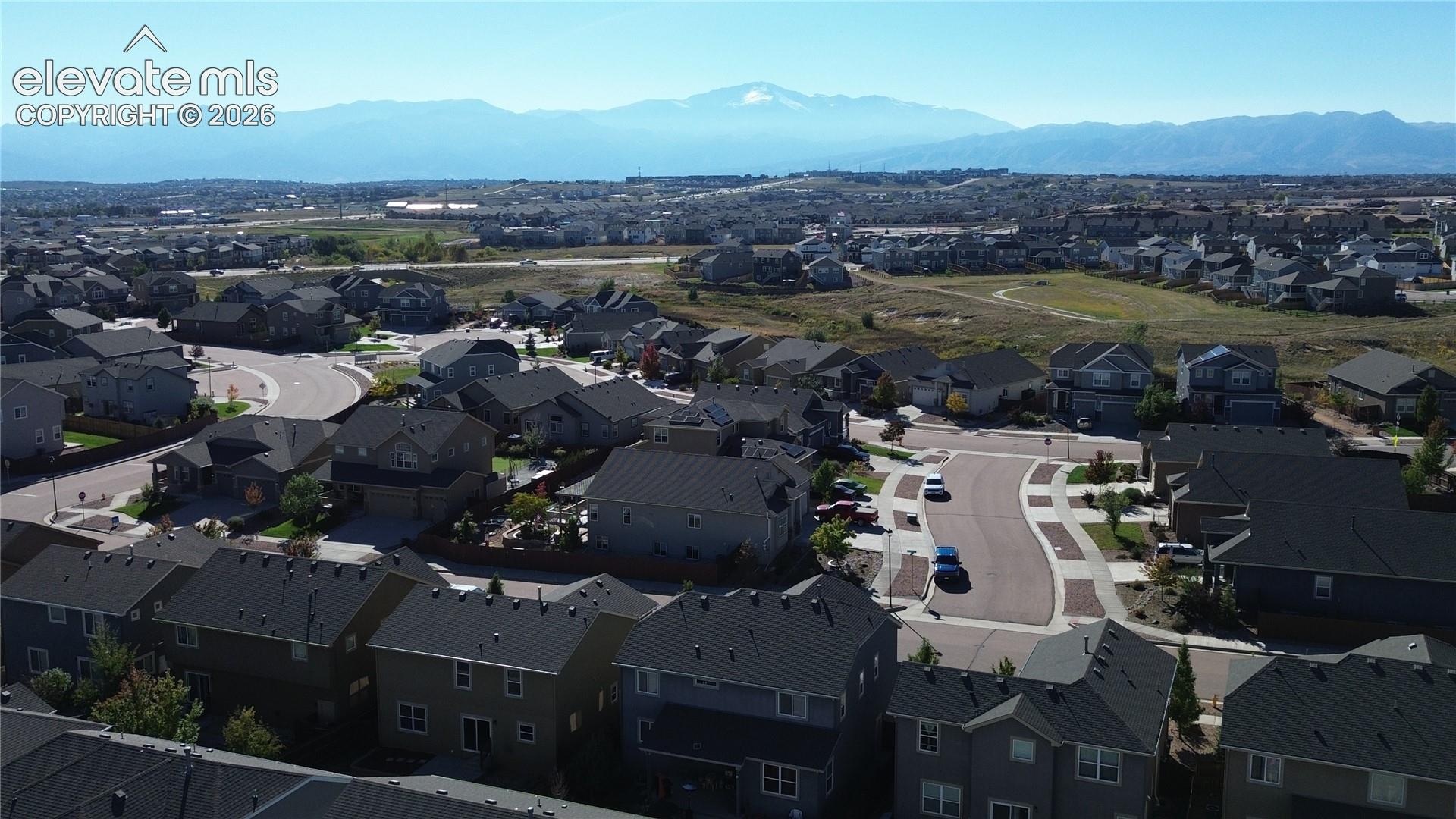 Listing photo 4 for 7961 Sandsmere Drive