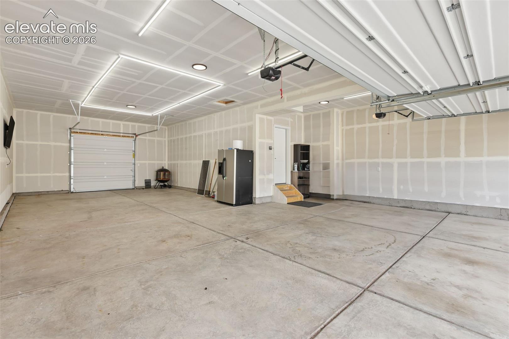 Listing photo 6 for 453 Indian Grass Street