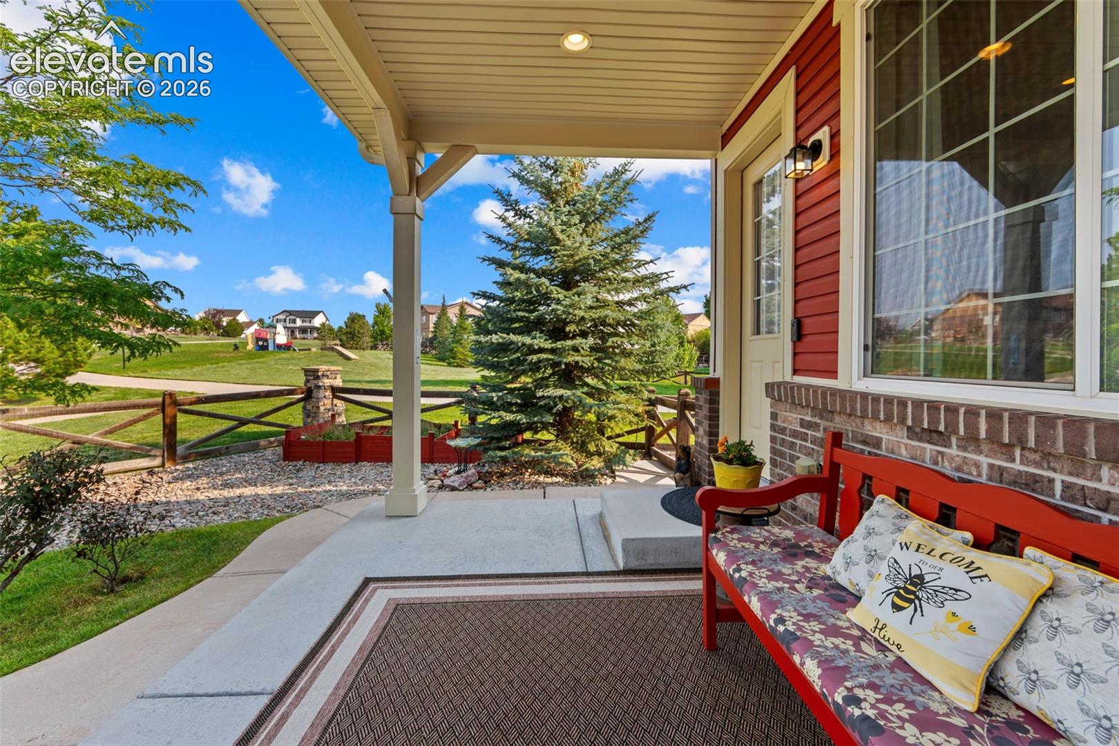 8056 Longleaf Lane, photo 2