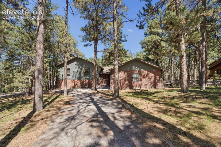 17950 New London Road — listing photo