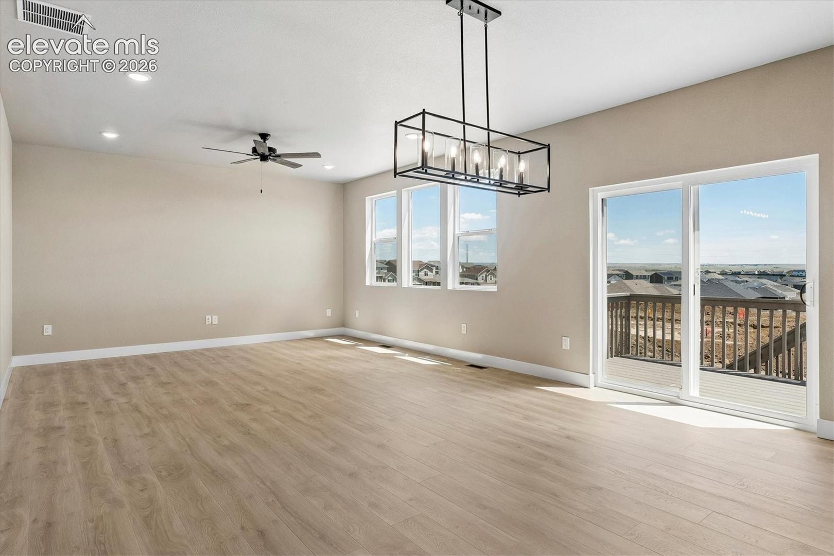 Listing photo 7 for 5325 Sidewinder Drive