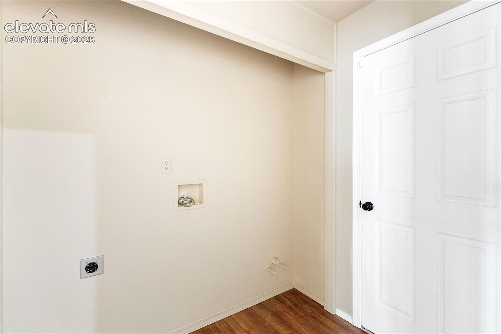 Listing photo 19 for 6689 Showhorse Court