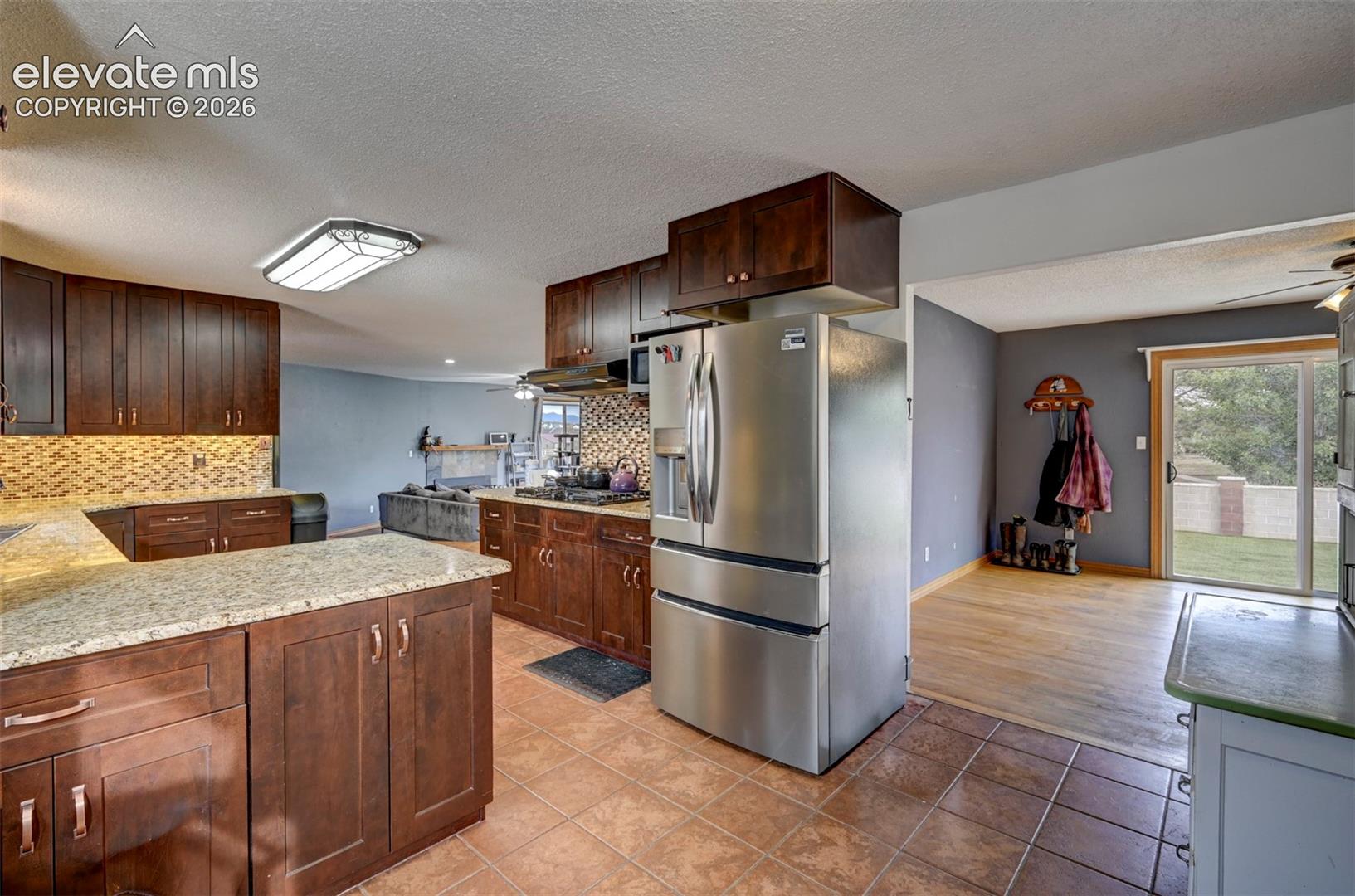 Listing photo 10 for 8170 Valli-Farm Road