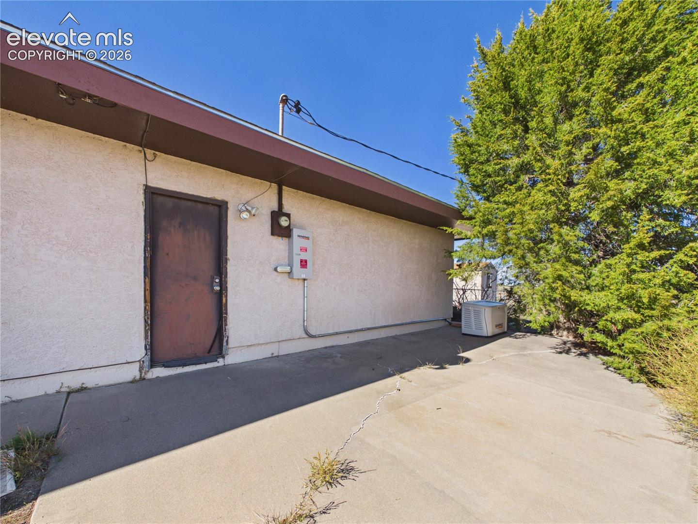 Listing photo 31 for 1980 27th Lane