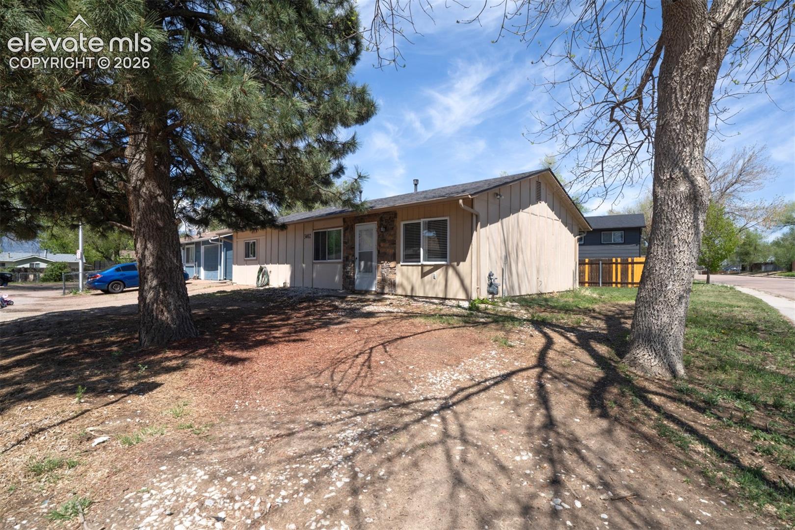 Listing photo 2 for 3402 Springnite Drive