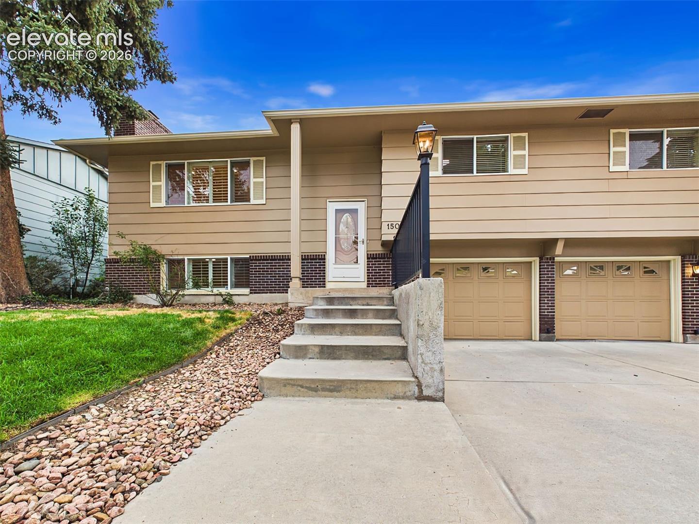 Listing photo 2 for 1509 Lyle Drive