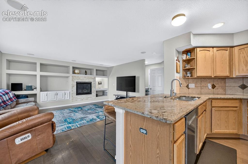 Listing photo 10 for 7239 Gardenstone Drive