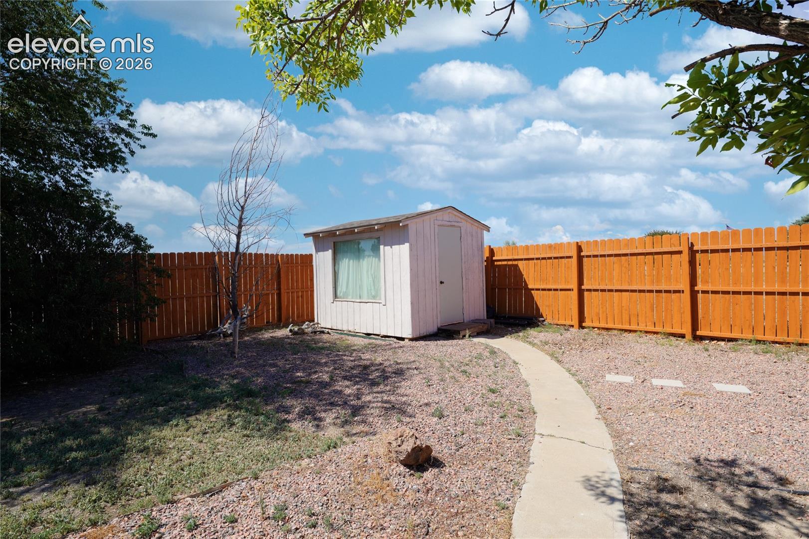 Listing photo 24 for 299 S Falcon Drive