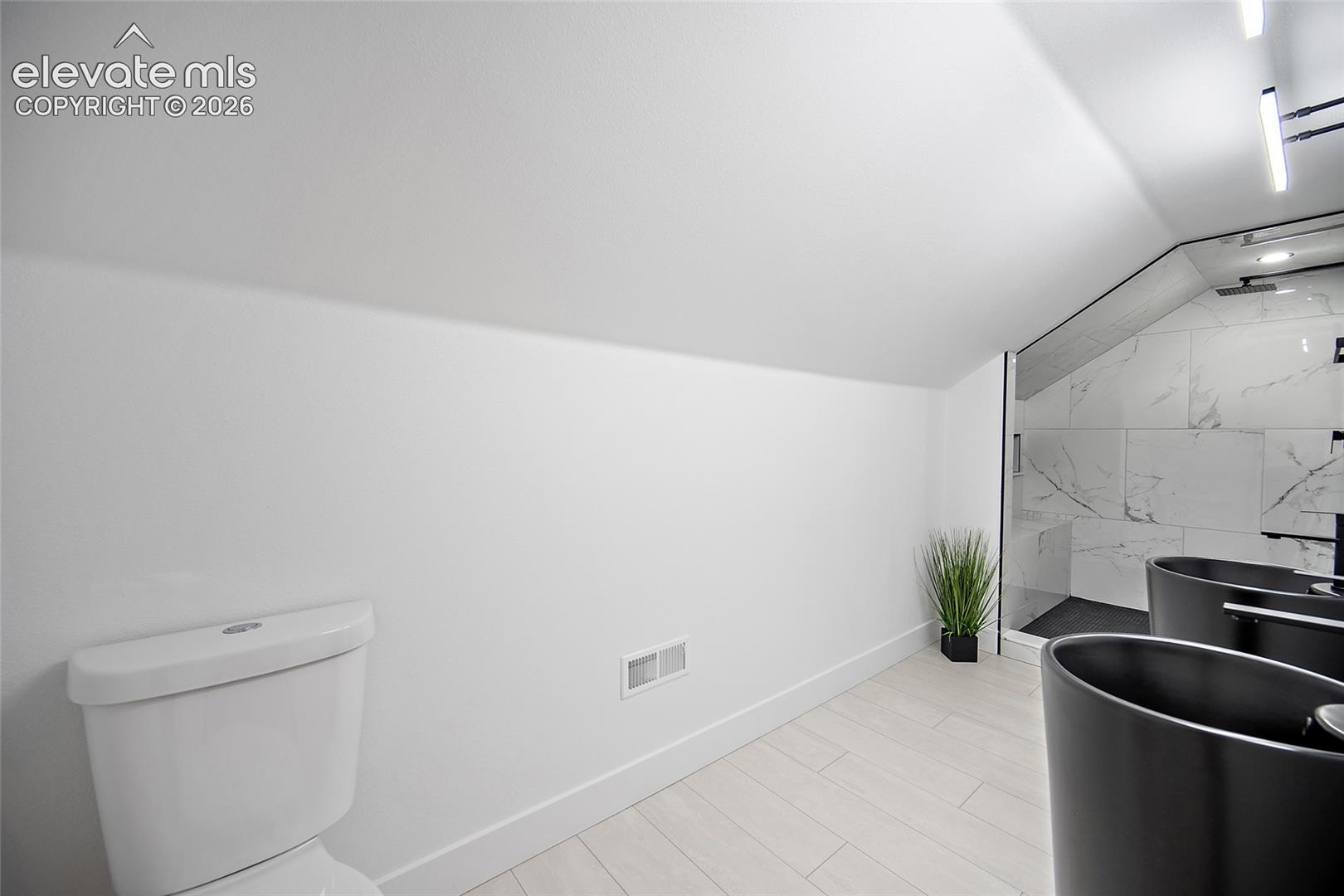 Listing photo 25 for 3630 W Walsh Place