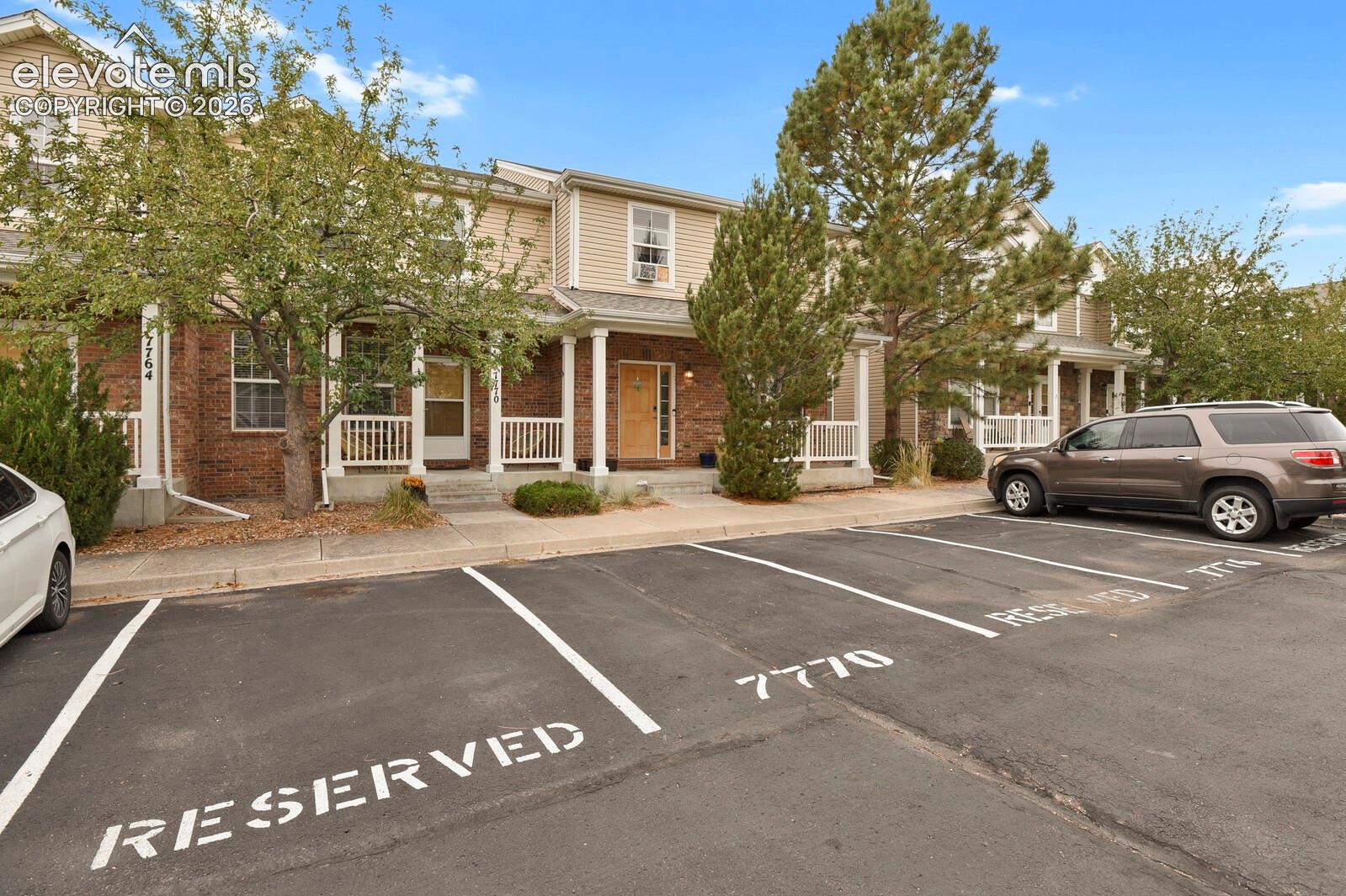 Listing photo 8 for 7770 Sandy Springs Point