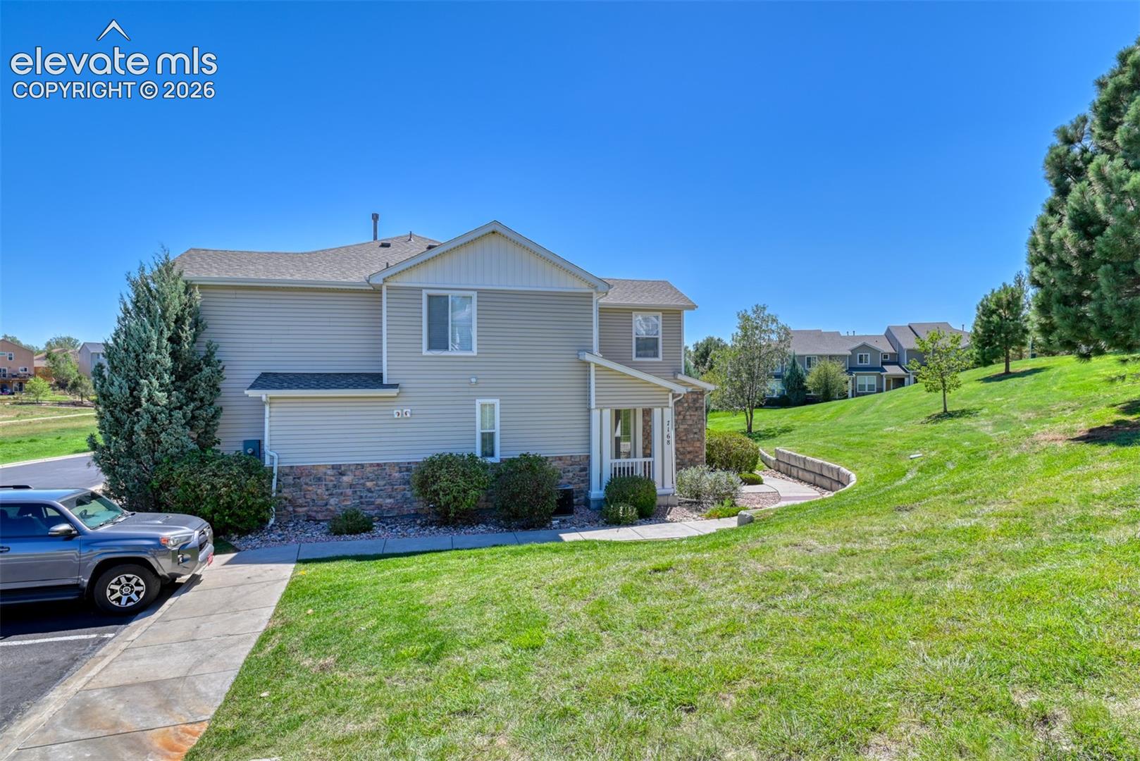 Listing photo 4 for 7168 Yampa River Heights