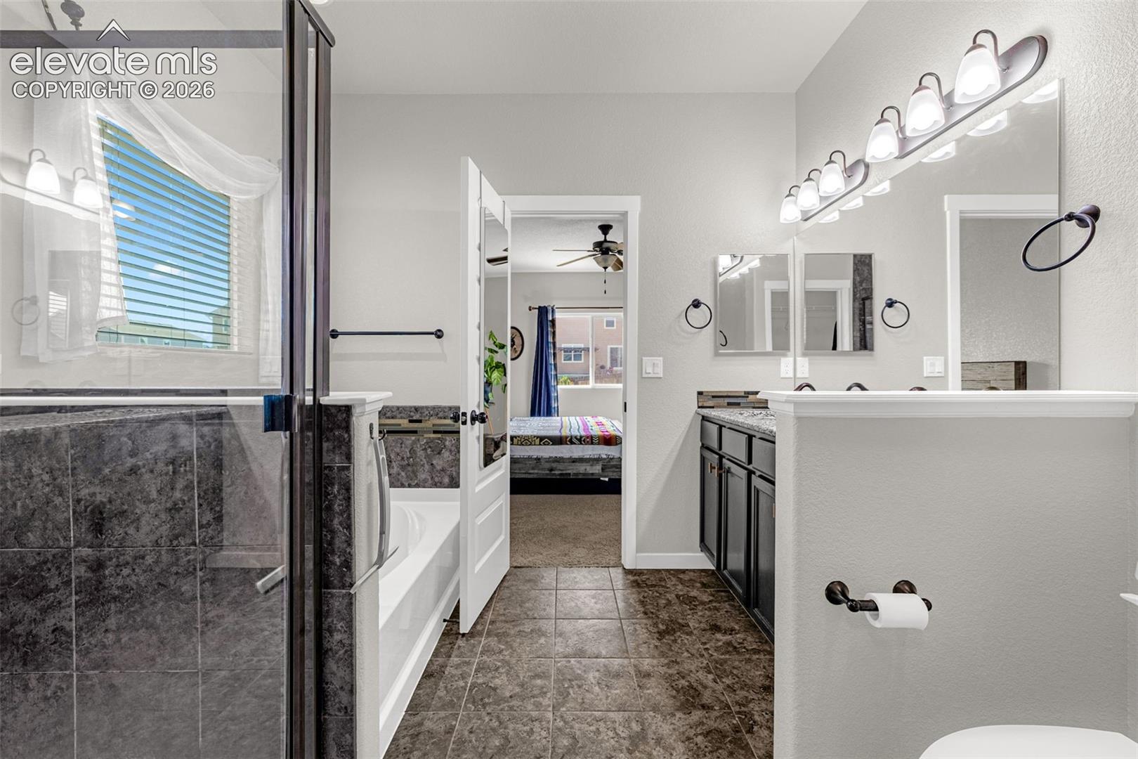 Listing photo 13 for 6898 Tullamore Drive