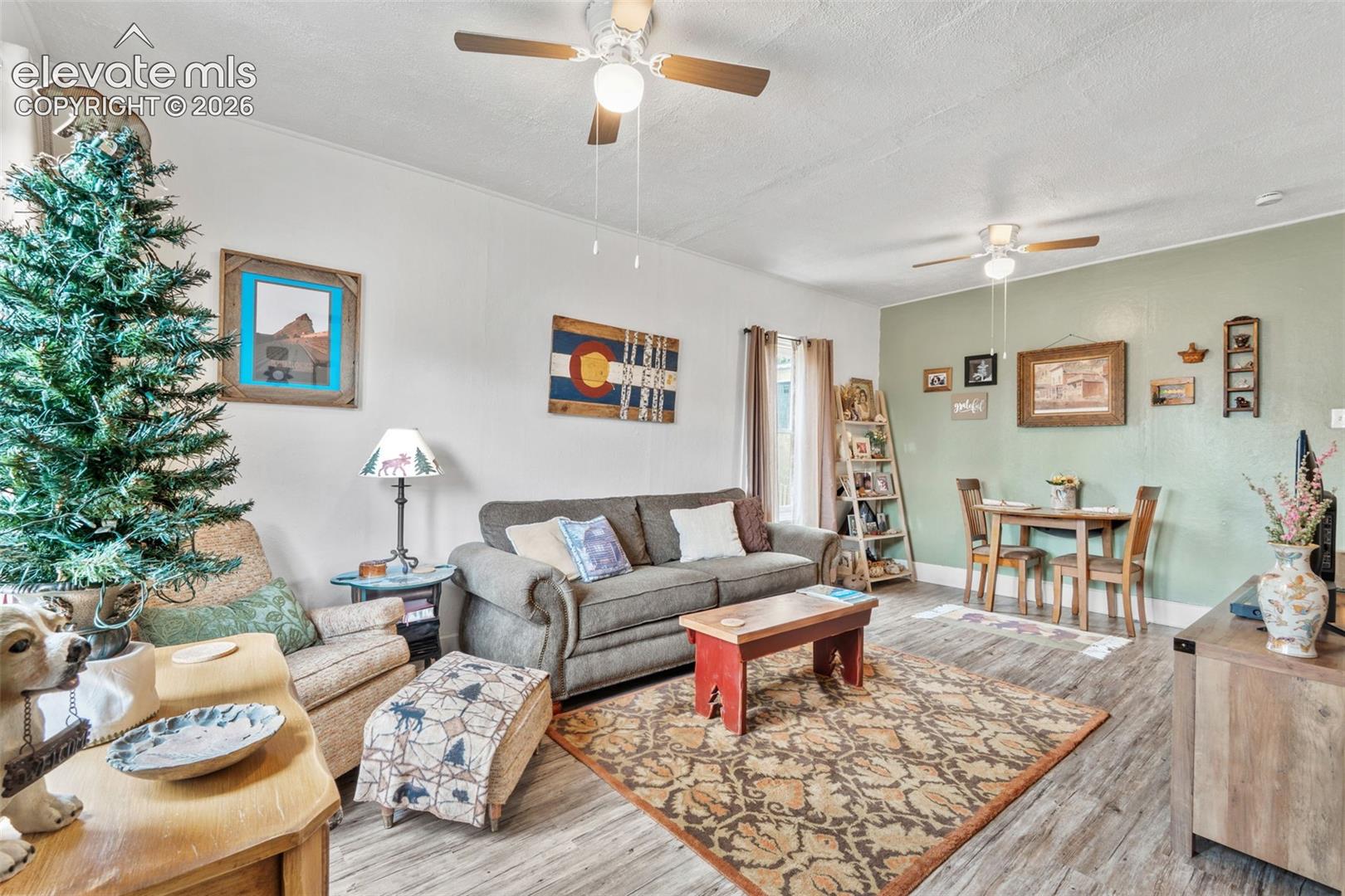 Listing photo 4 for 331 E Golden Avenue
