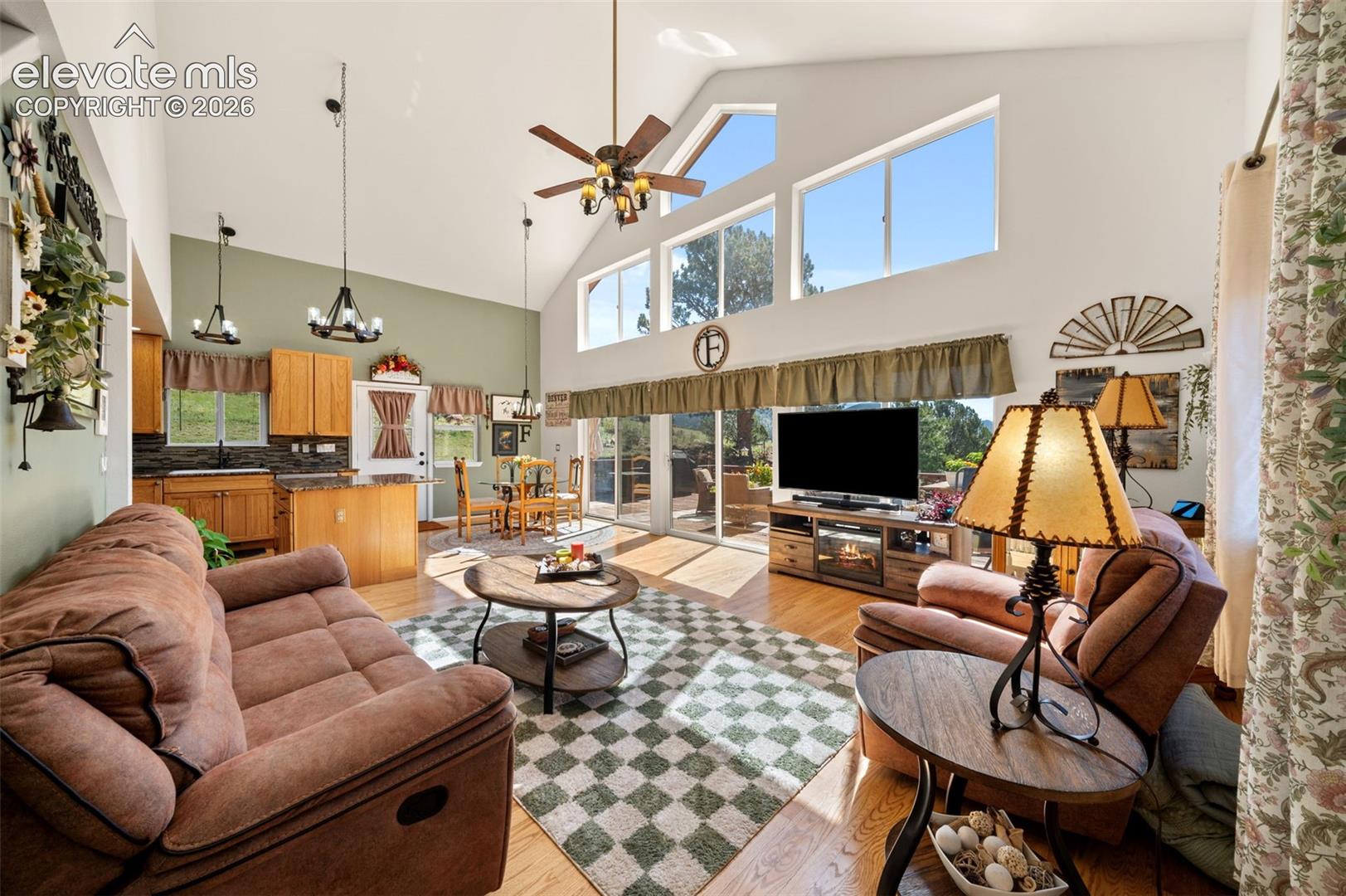 Listing photo 6 for 524 Spring Valley Drive