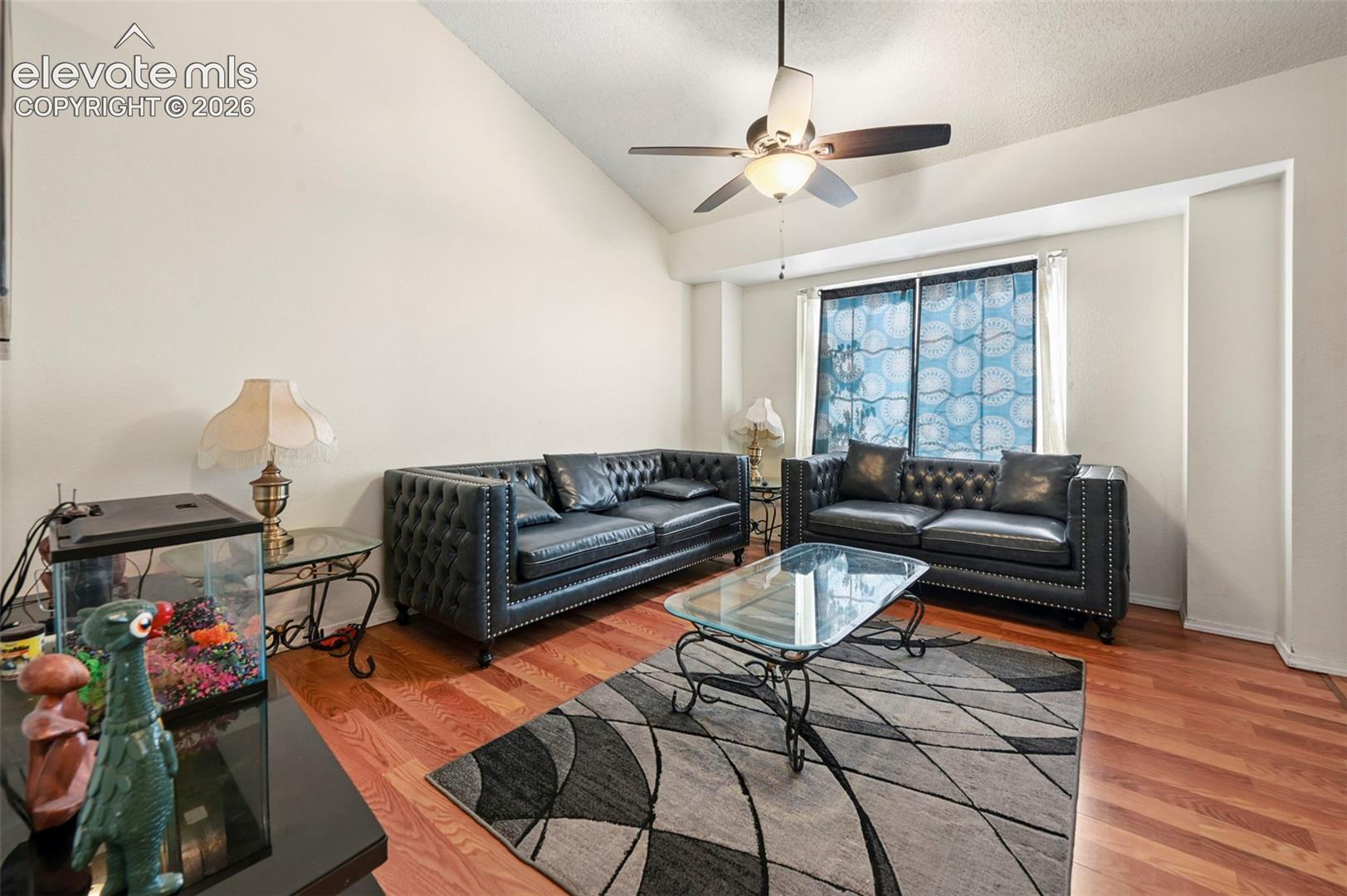 Listing photo 4 for 6382 Zermatt Drive