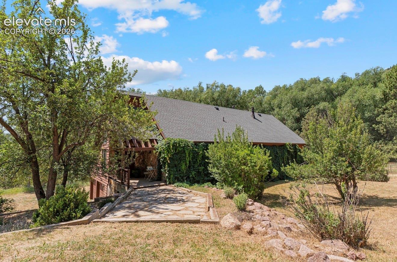 Listing photo 40 for 222 Clio Avenue