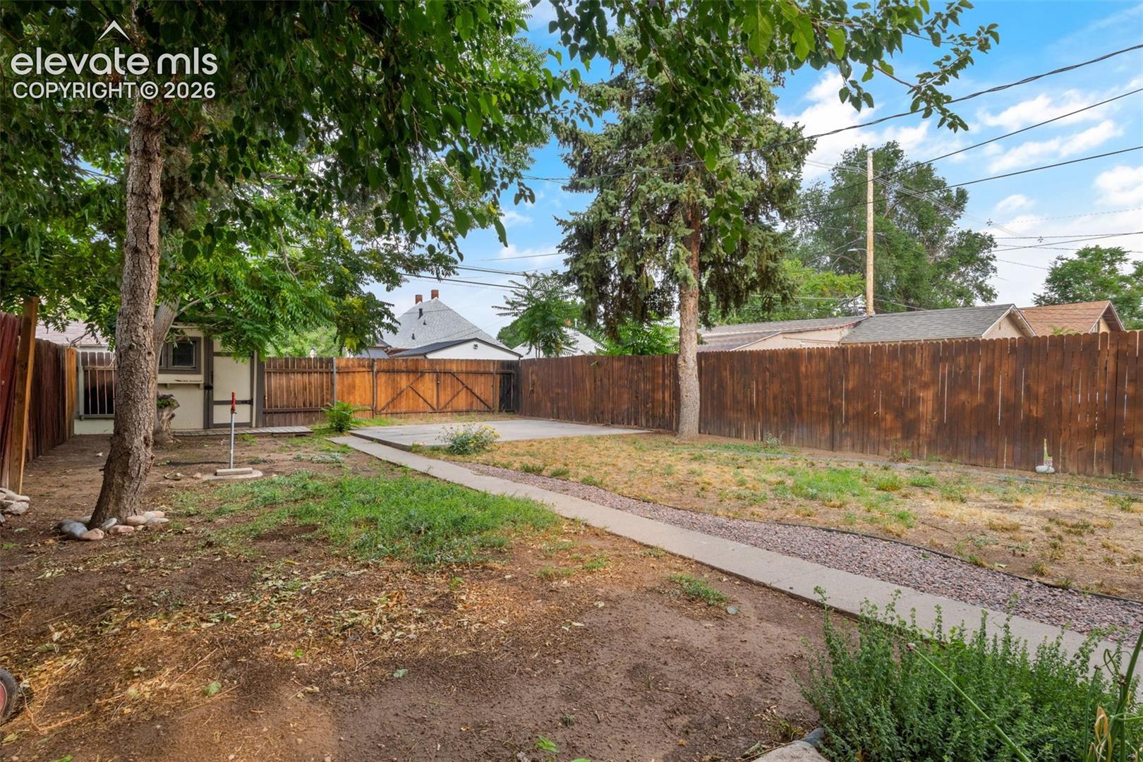Listing photo 22 for 1418 Spruce Street