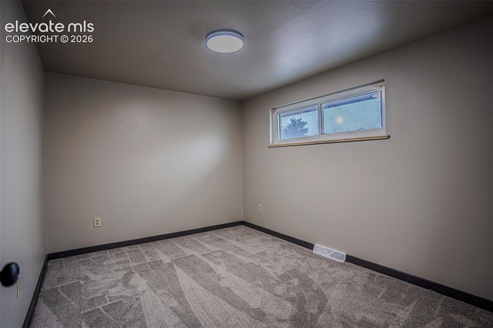 Listing photo 11 for 1301 N Murray Boulevard