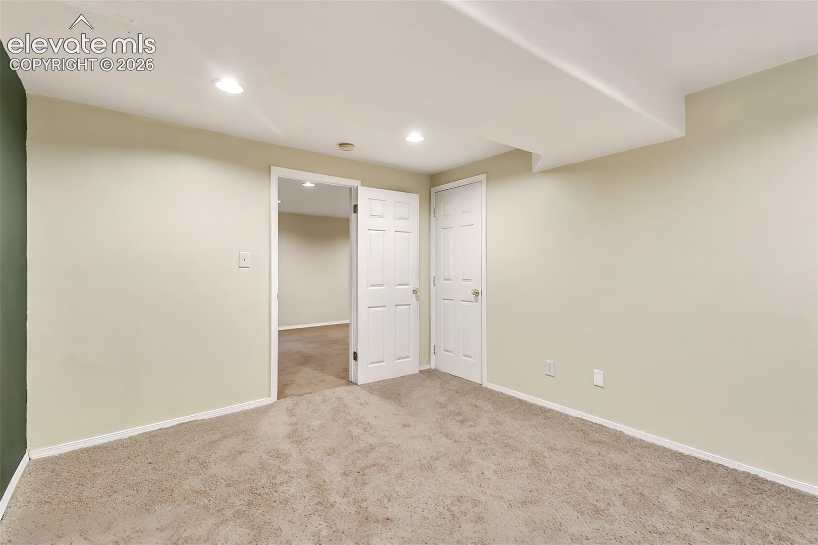 Listing photo 25 for 9650 Dutch Elm Drive