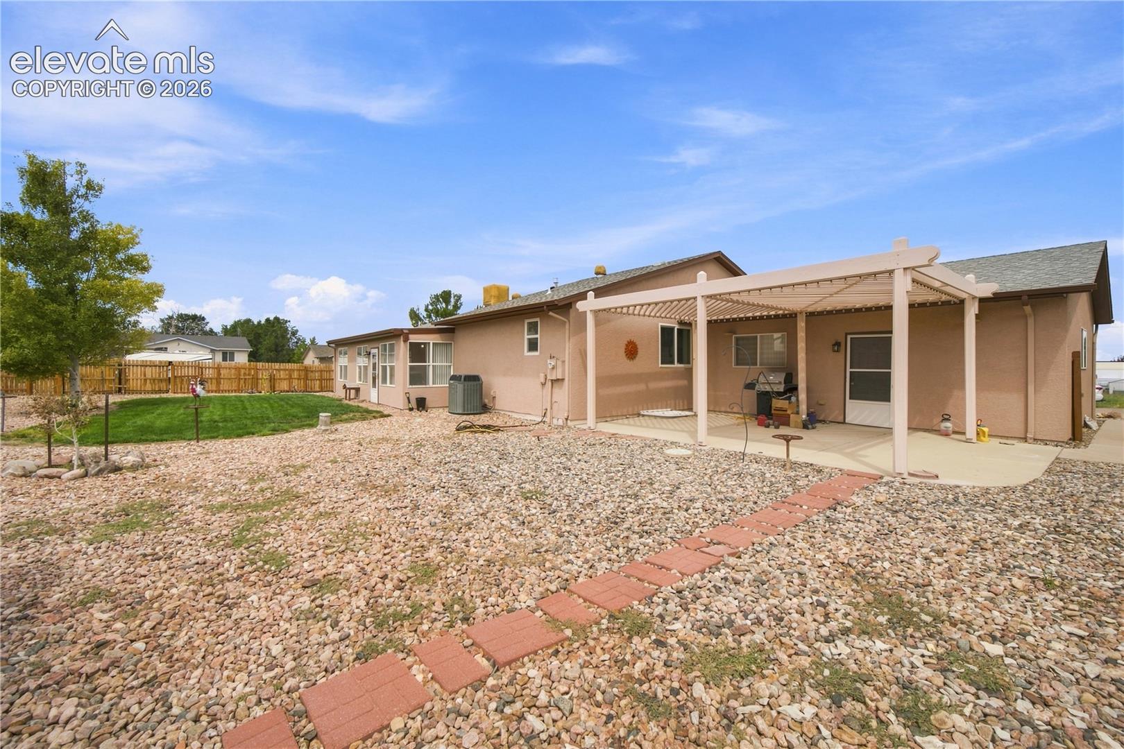 Listing photo 32 for 635 E Inca Court